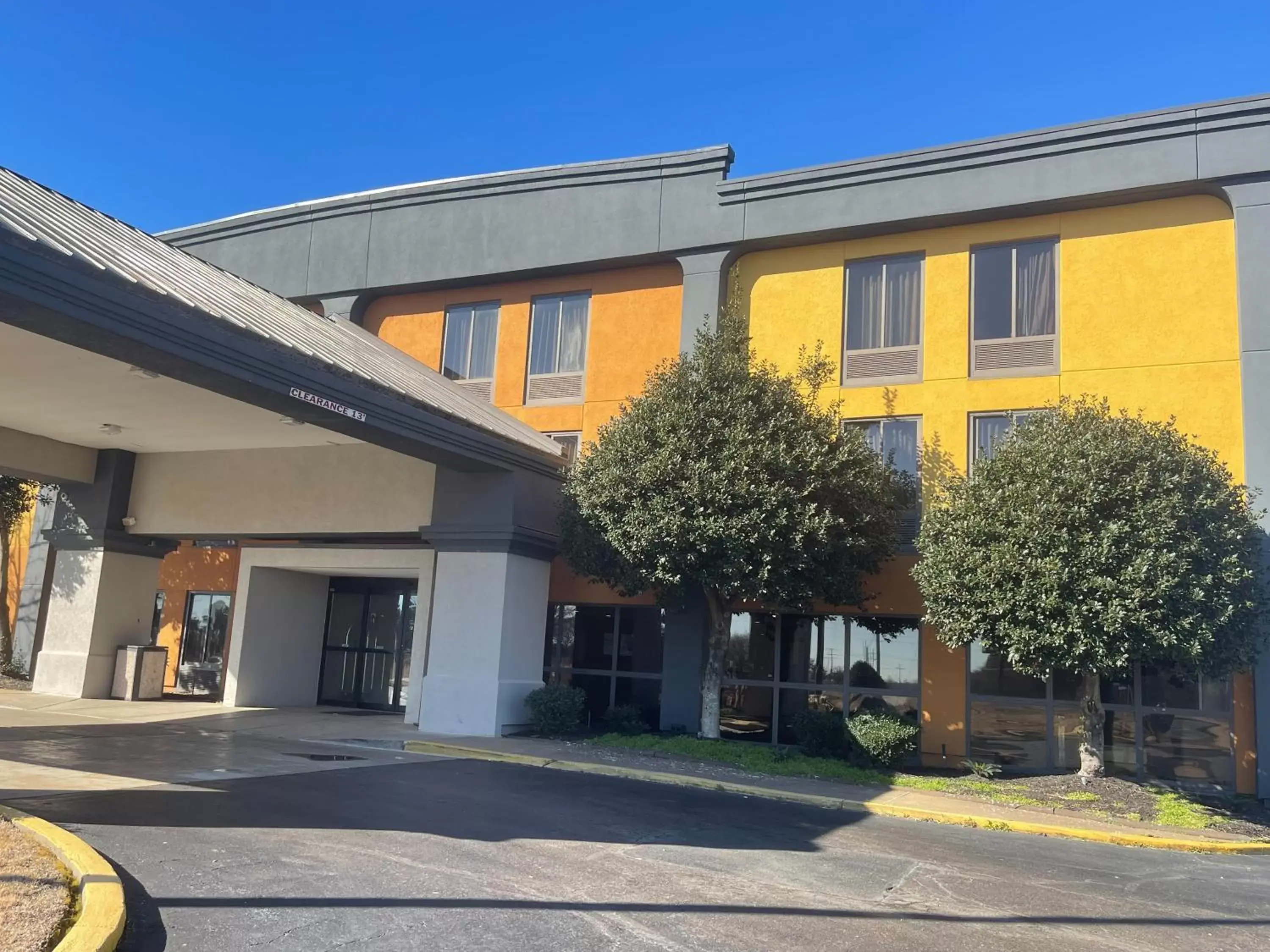Property building in SureStay Hotel by Best Western Robinsonville Tunica Property building in SureStay Hotel by Best Western Robinsonville Tunica