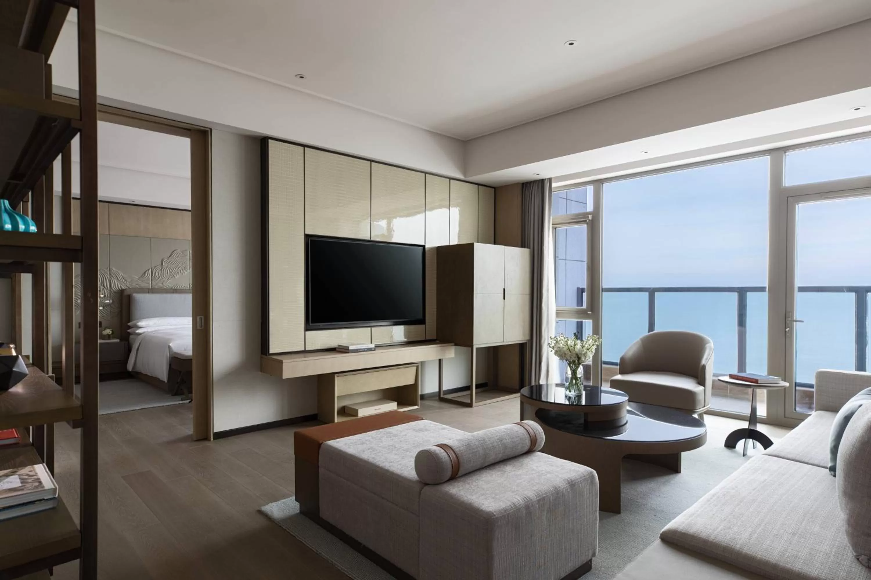 Photo of the whole room, Bed in Yantai Marriott Hotel