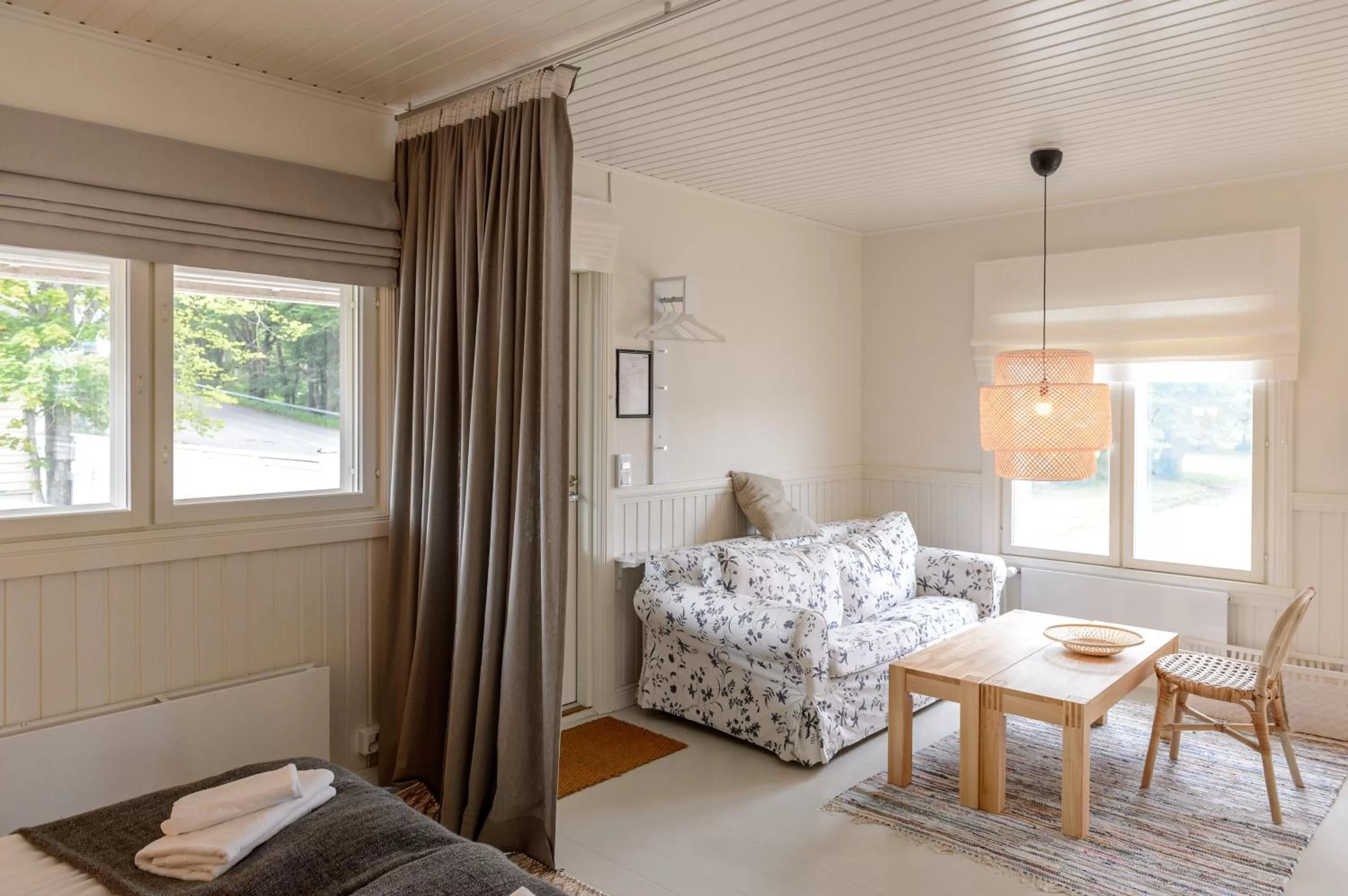 Bed, Seating Area in Hotel Bulevard