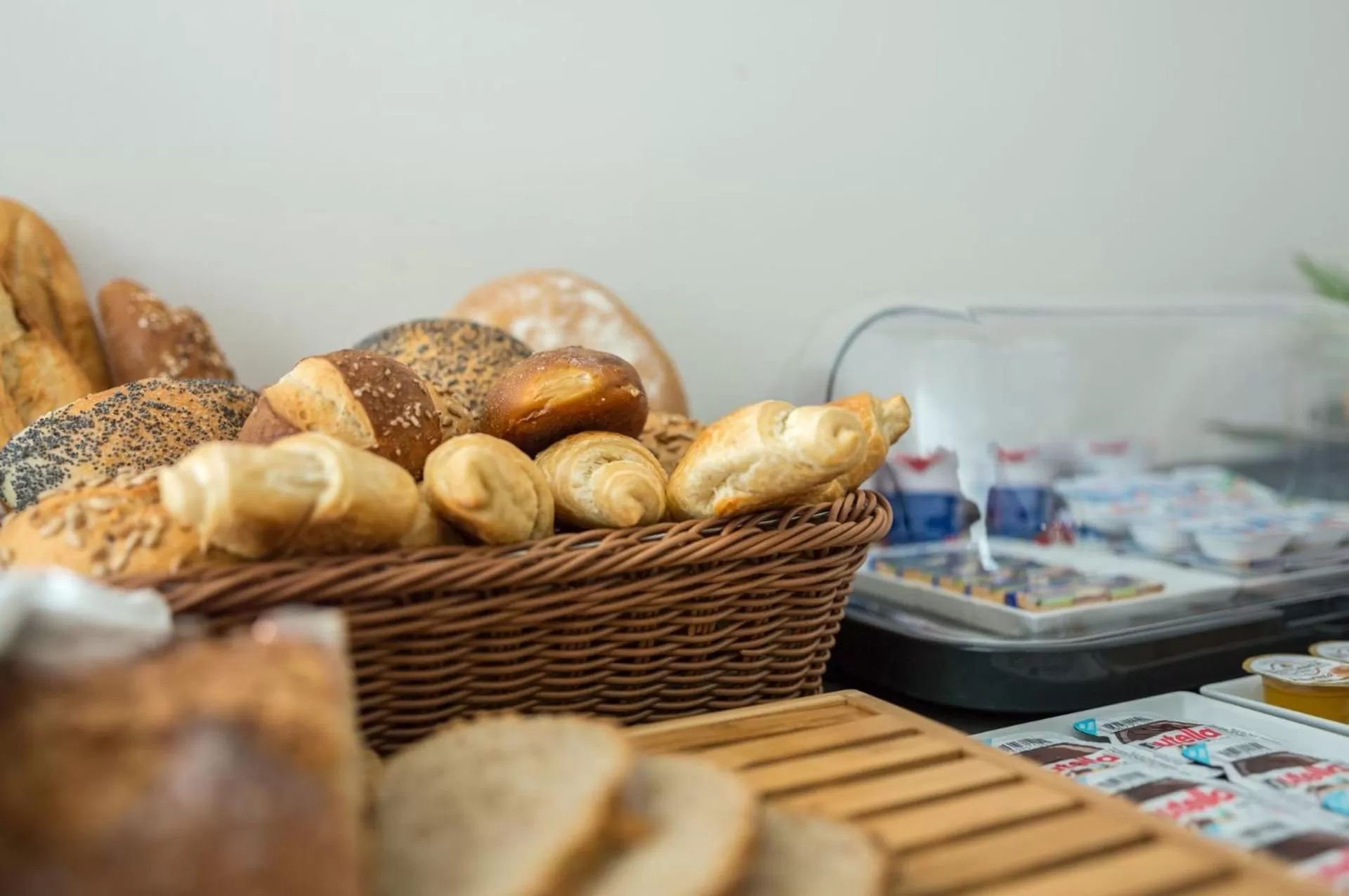 Dining area in Suytes