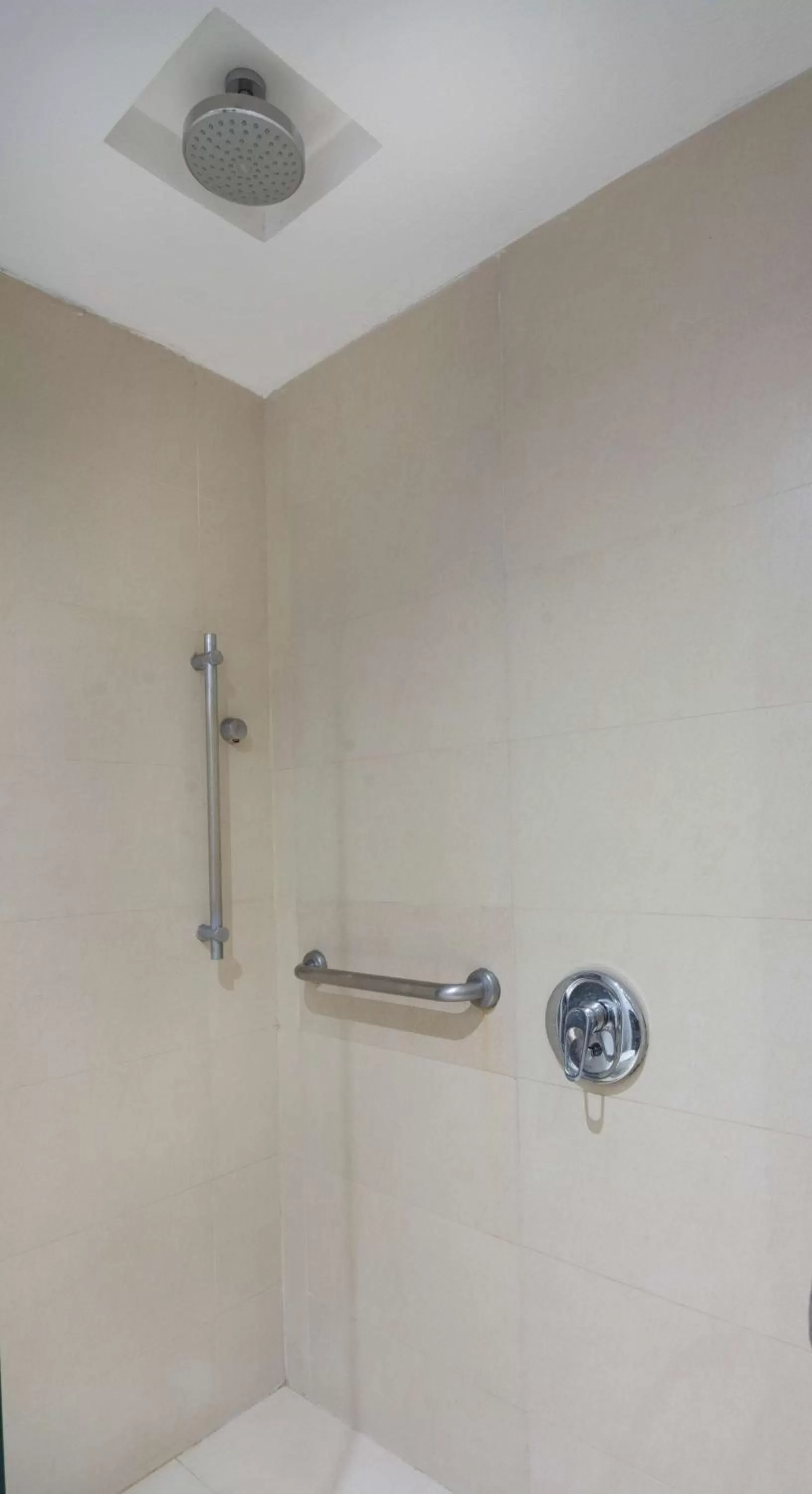 Bathroom in Hampton by Hilton Veracruz Boca Del Rio