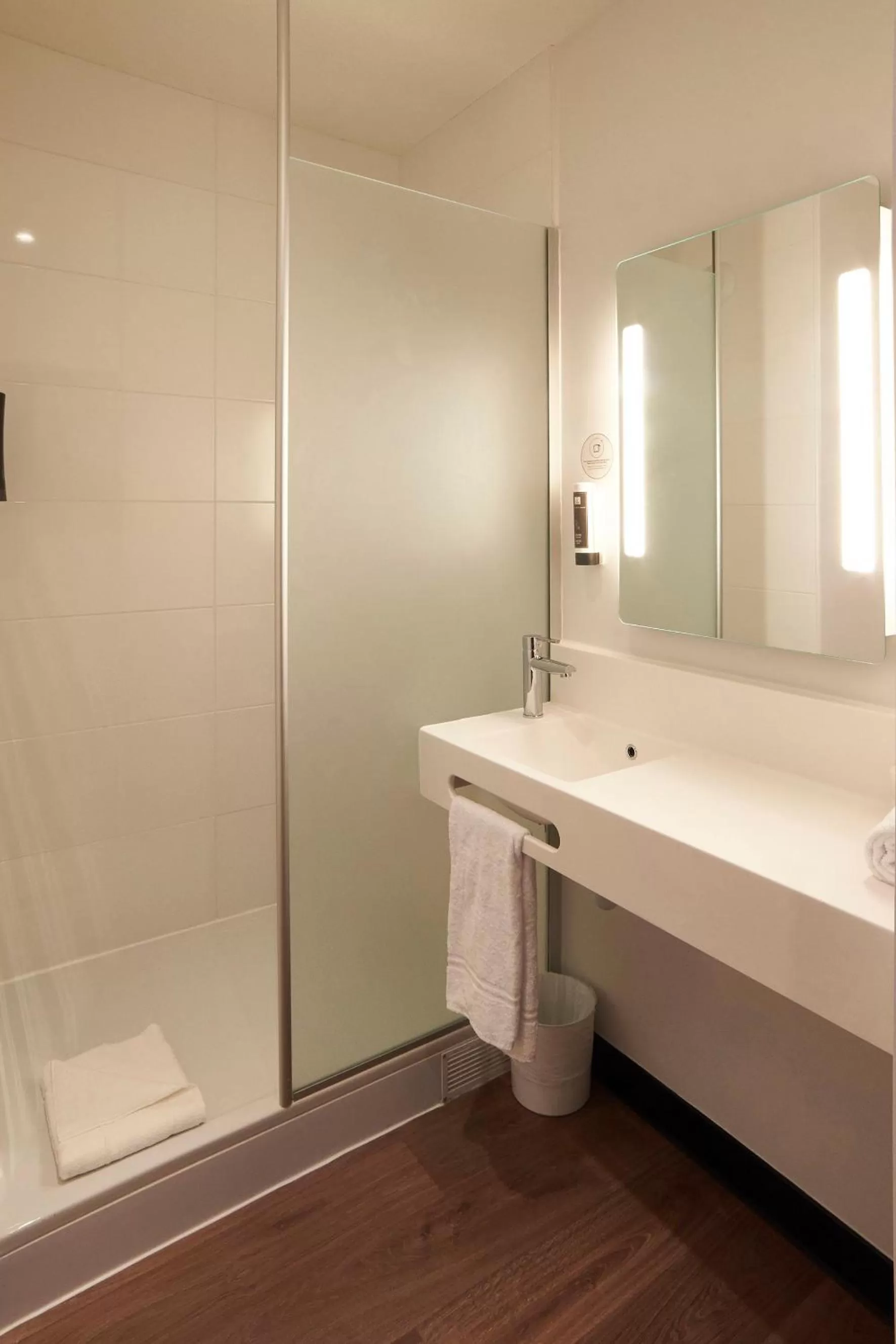 Shower in B&B HOTEL Fort-de-France