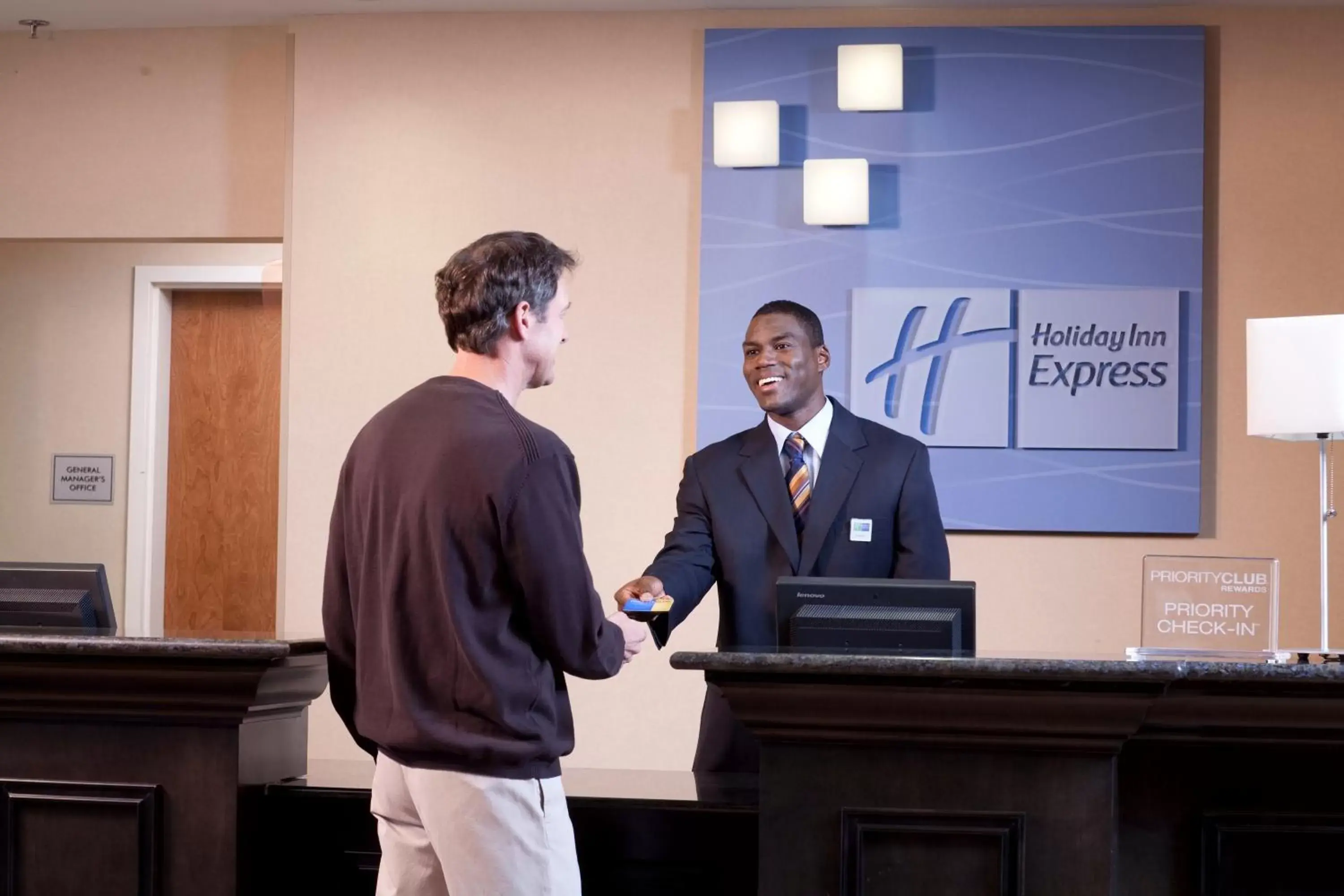 Lobby or reception in Holiday Inn Express Newton, an IHG Hotel