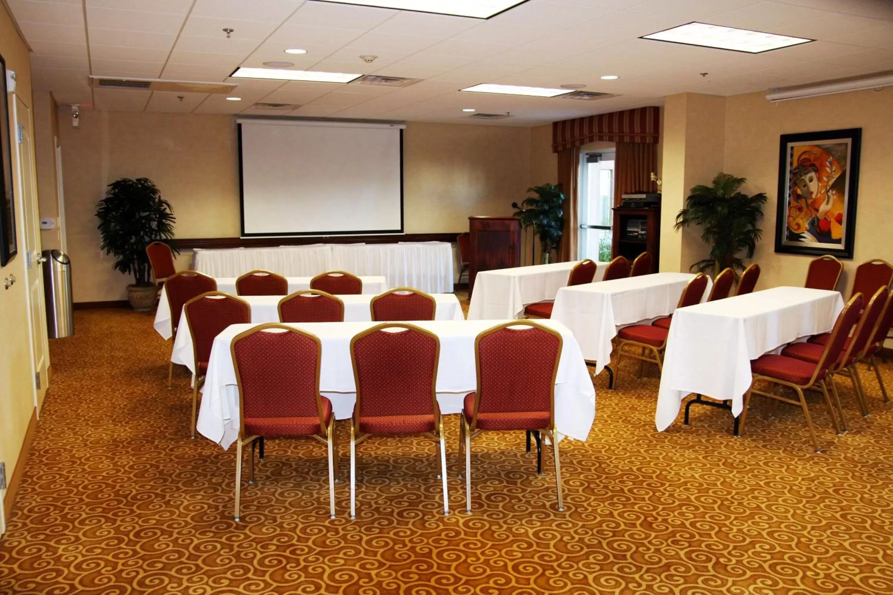Meeting/conference room in Hampton Inn & Suites Redding