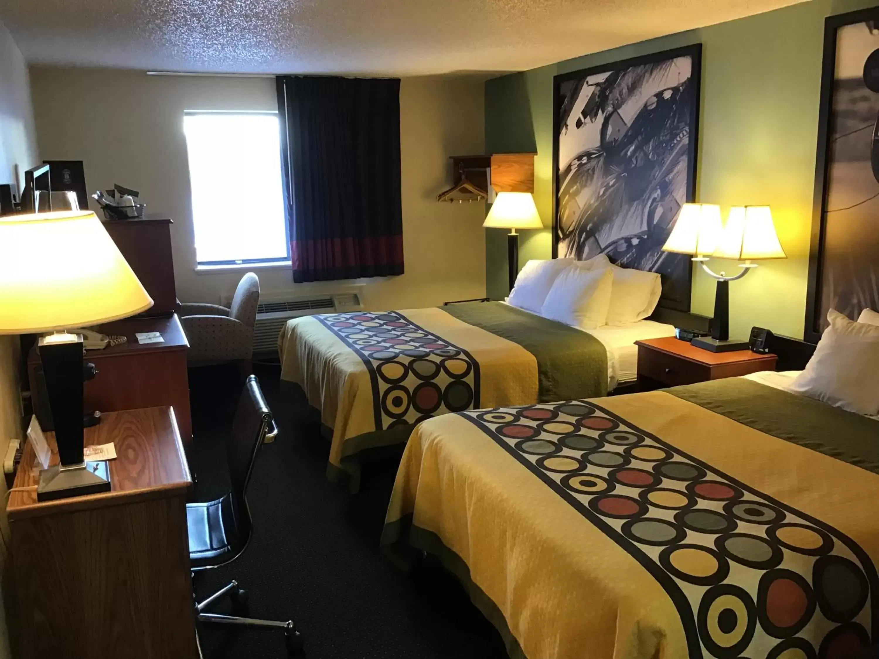 Photo of the whole room, Bed in Super 8 by Wyndham Conrad