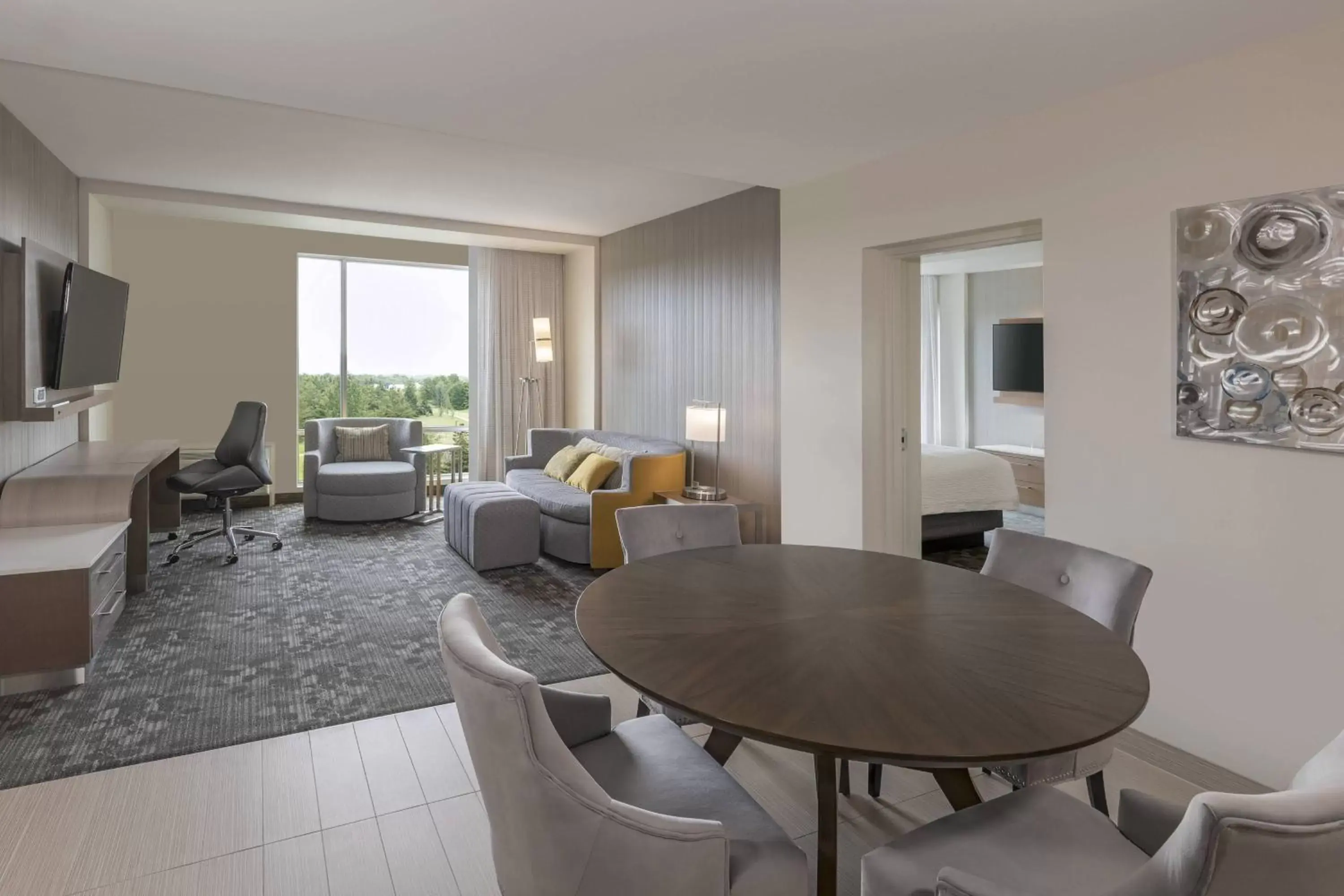 Living room, Dining Area in Courtyard by Marriott Burlington-Oakville