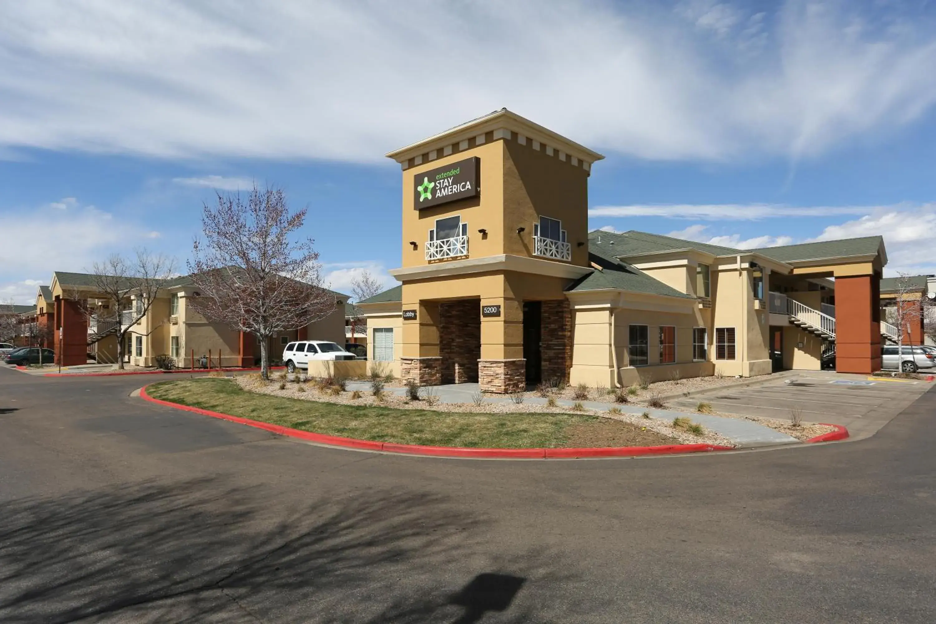 Property building in Extended Stay America Select Suites - Denver - Tech Center - Central Property building in Extended Stay America Select Suites - Denver - Tech Center - Central