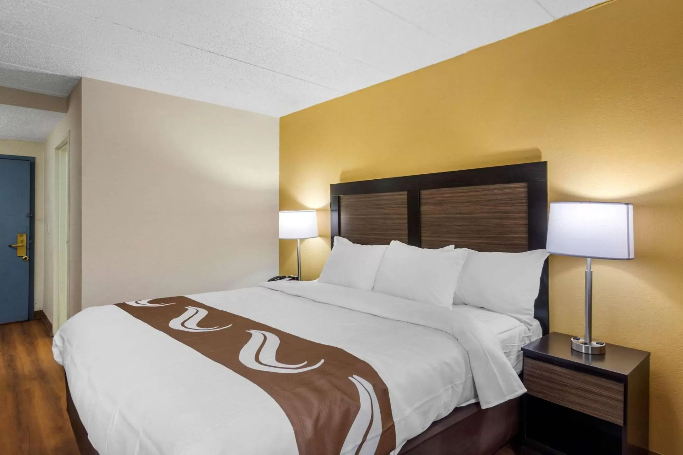 Photo of the whole room, Bed in Quality Inn & Suites