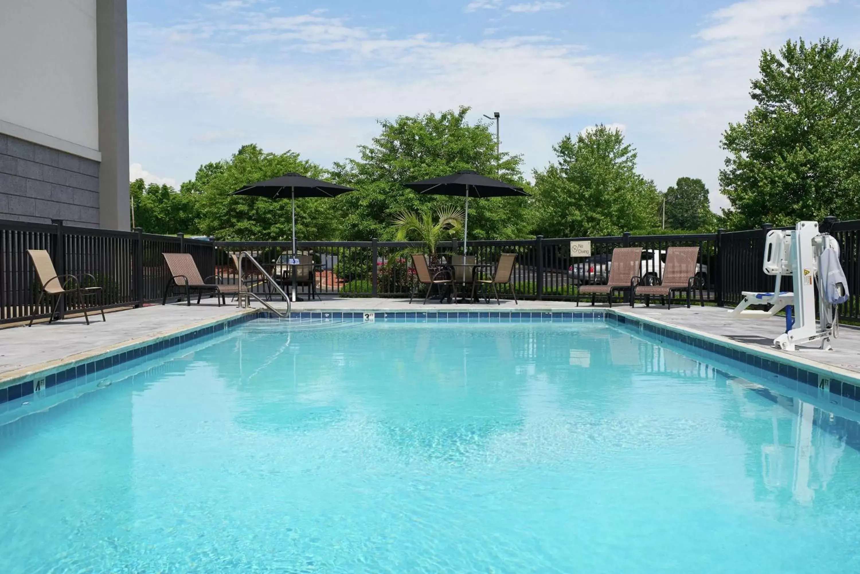 Pool view, Swimming Pool in Hampton Inn Louisville/I-65/Brooks Road