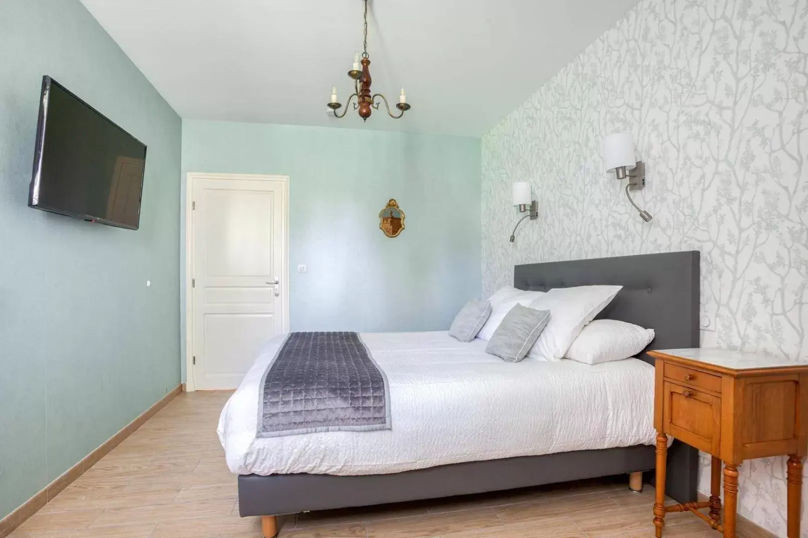 Double Room with Private Bathroom in Le Clos des Pervenches