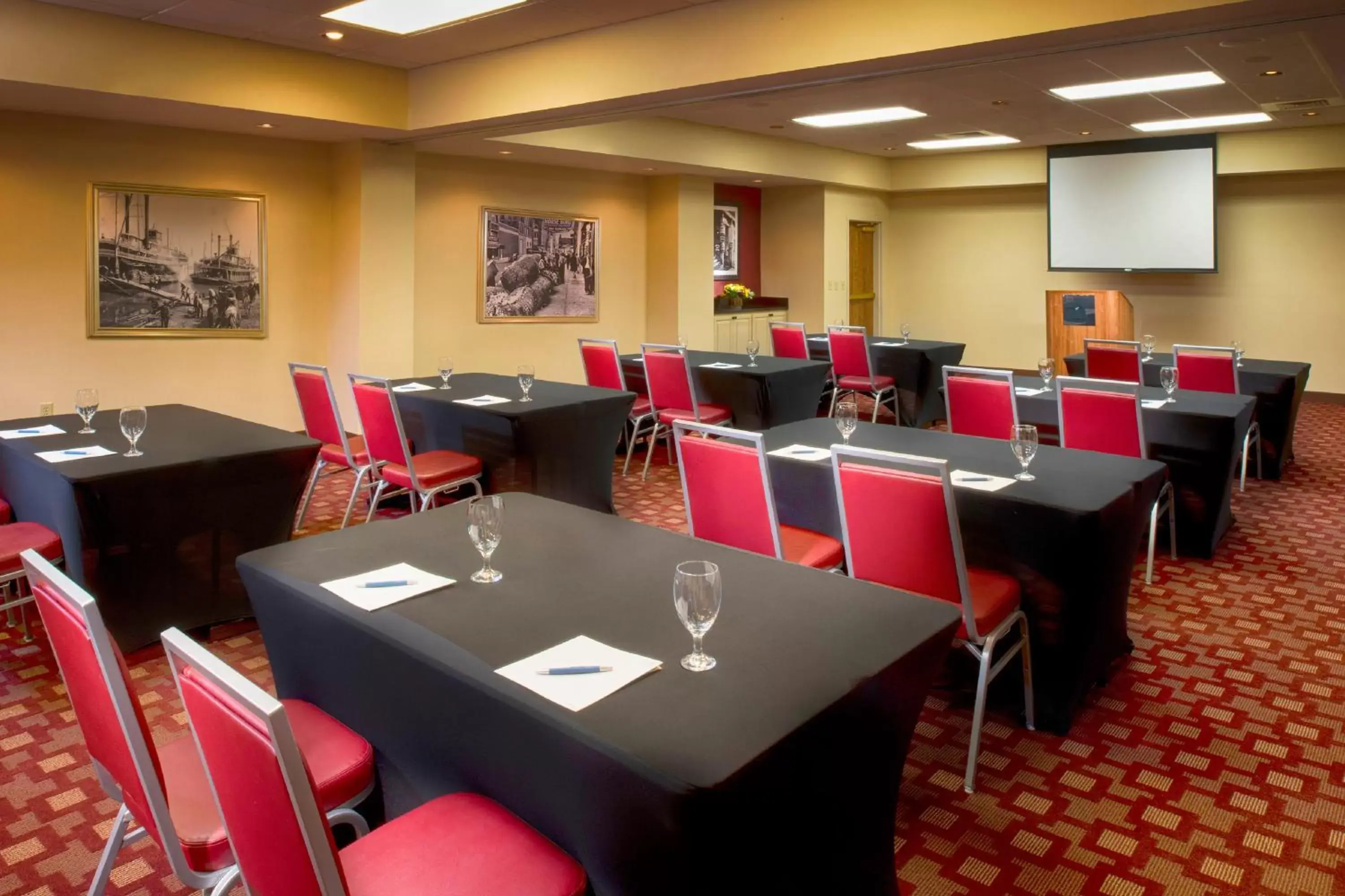 Meeting/conference room in Four Points by Sheraton Memphis East