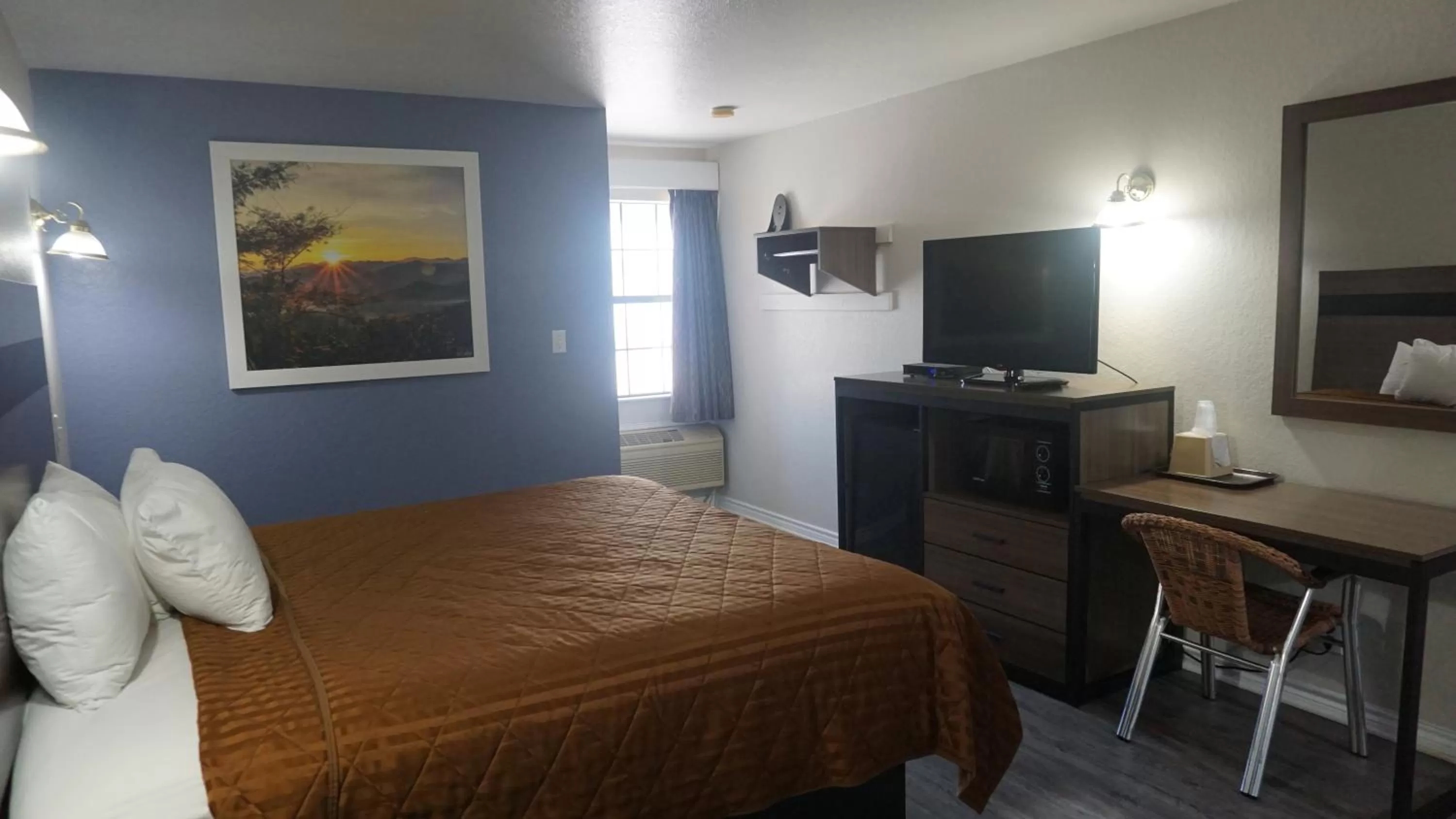 Bed in La Villita Inn