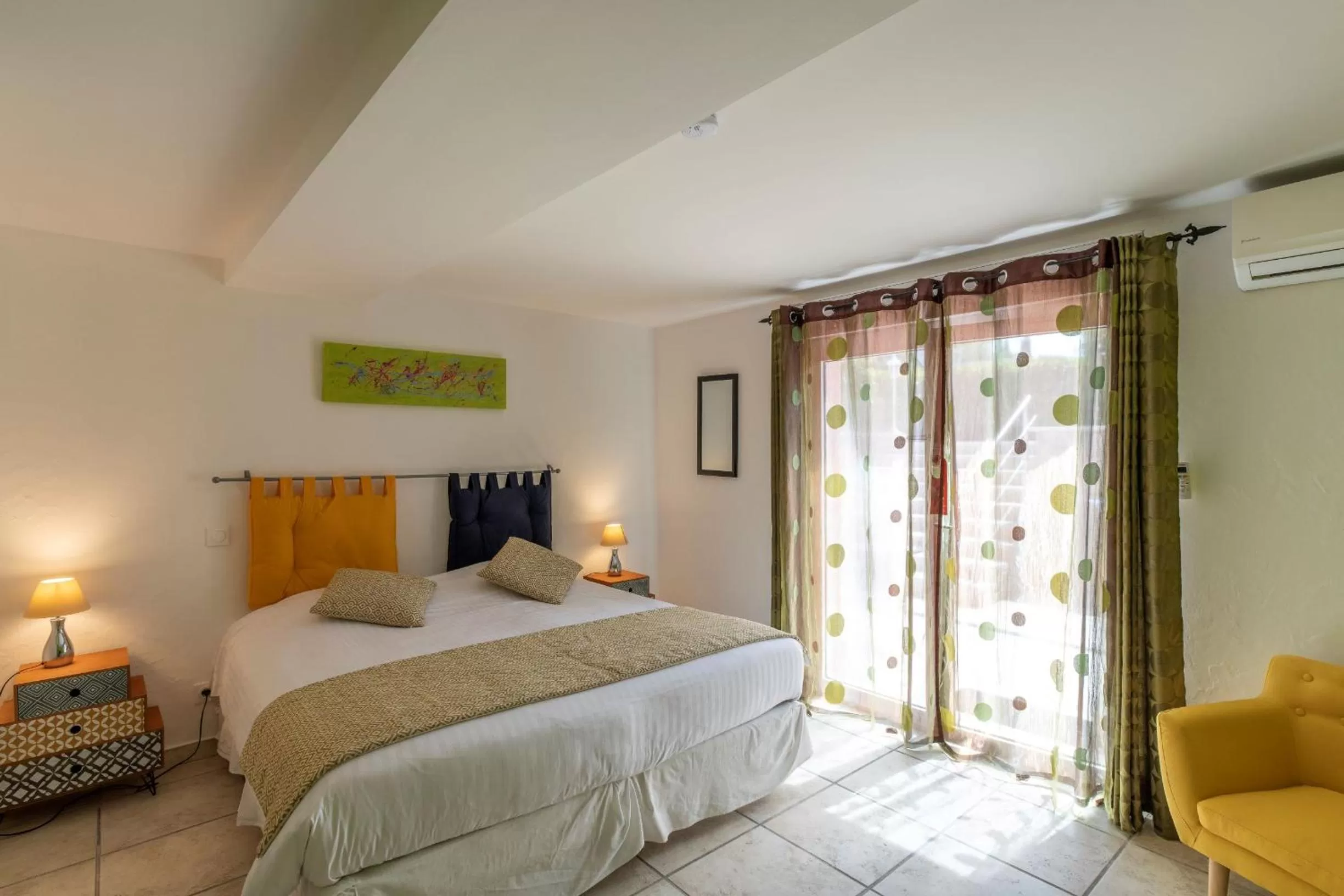 Bed in Les Bastides Saint Paul