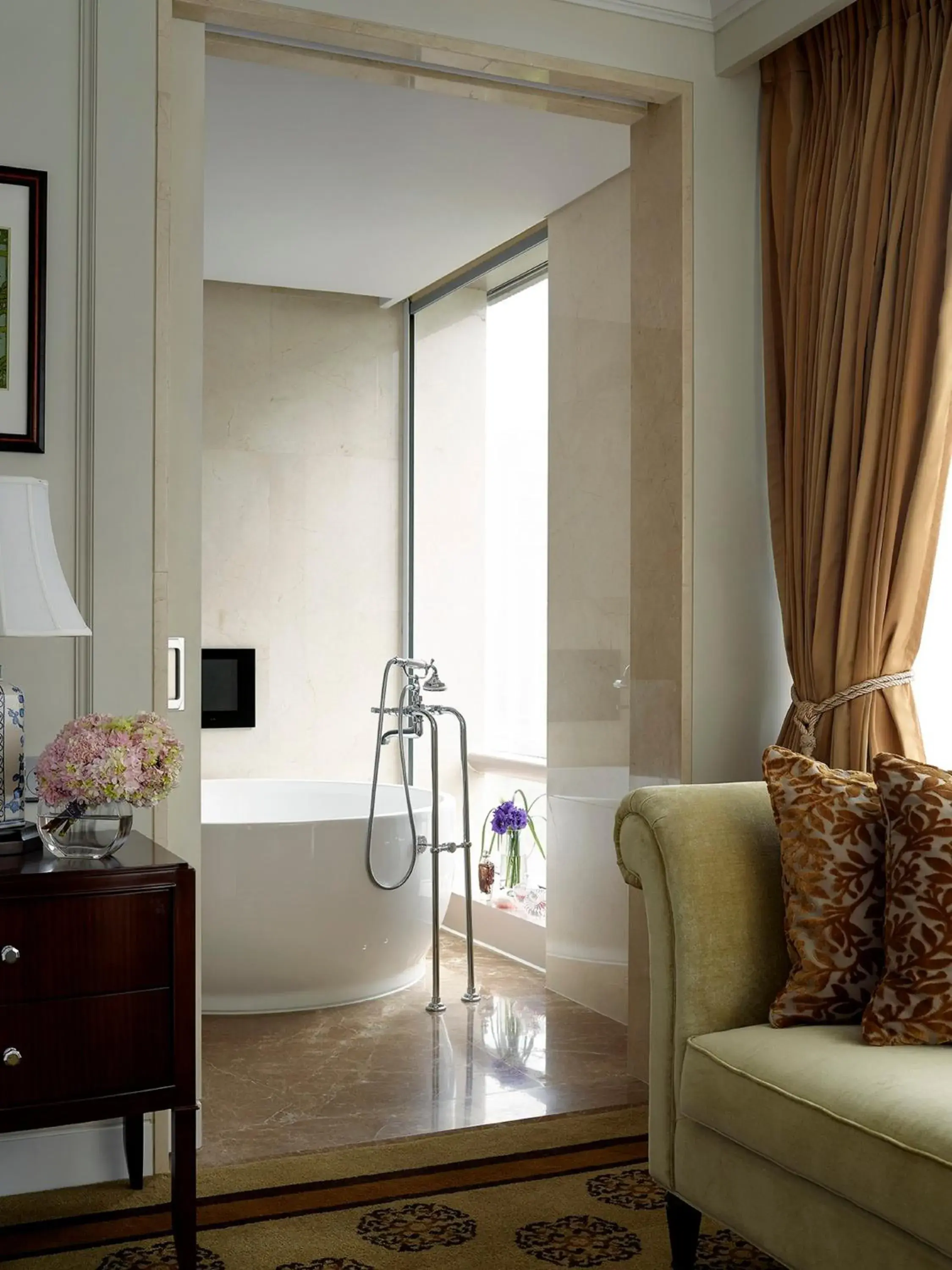 Bathroom, Seating Area in The Langham, Shenzhen