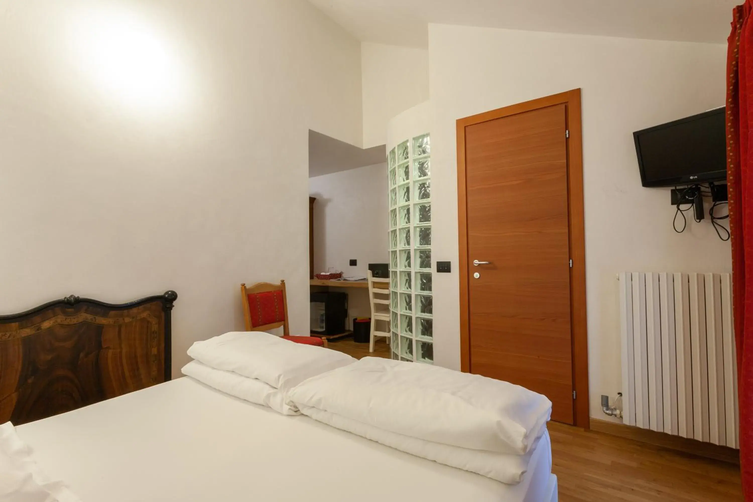 Bedroom, Bed in Hotel Berthod
