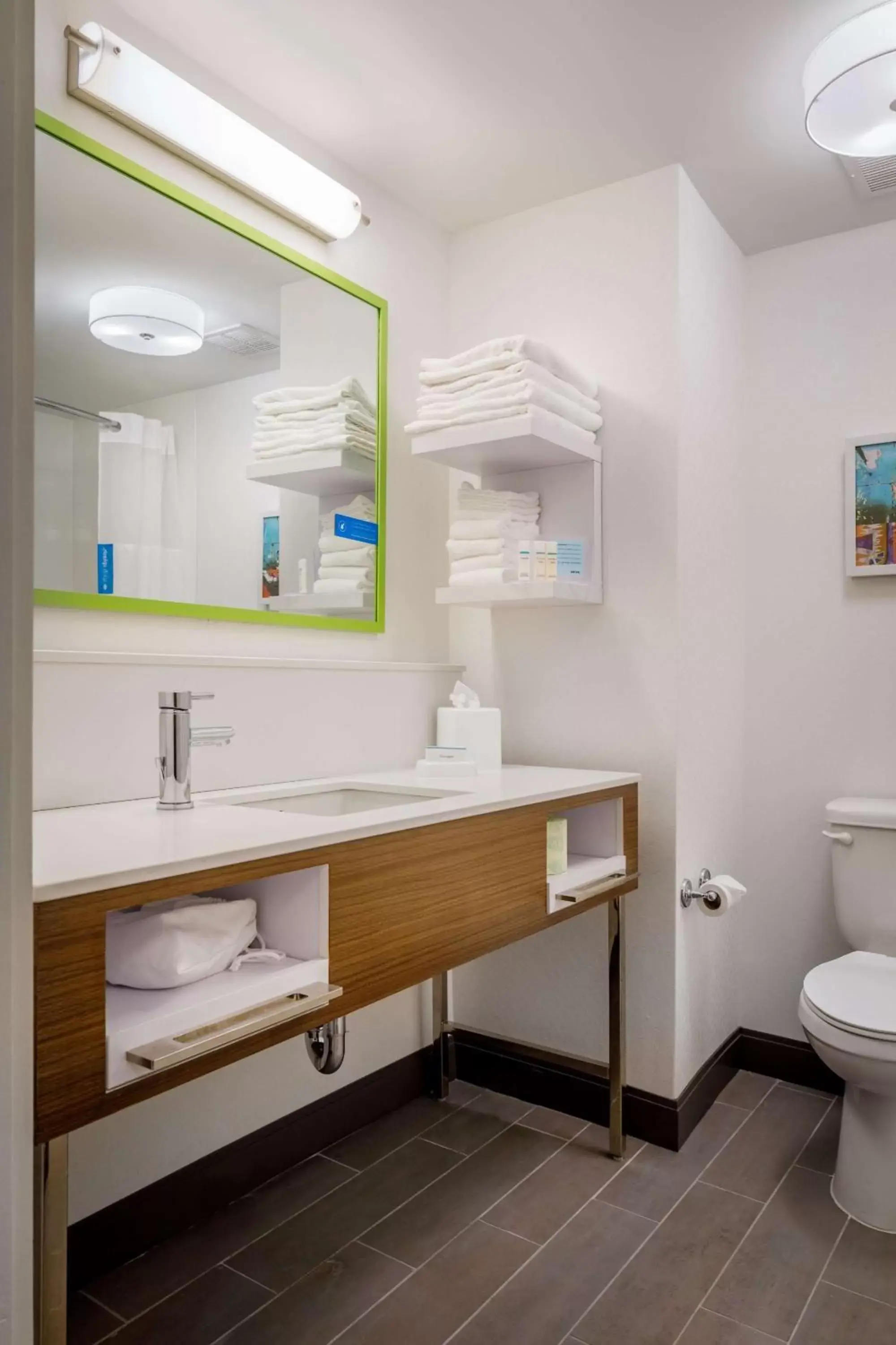 Bathroom in Hampton Inn By Hilton Paramus