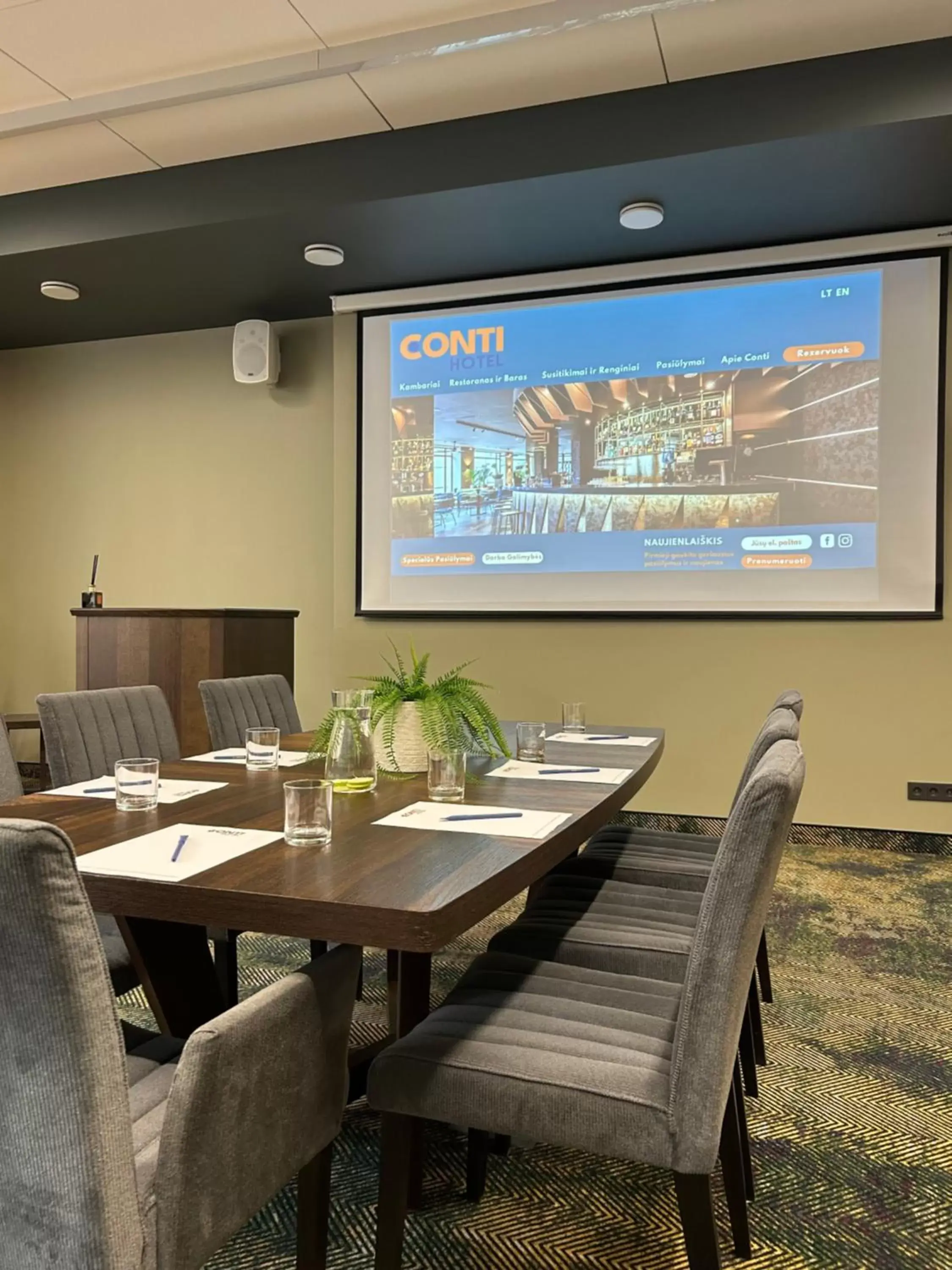 Meeting/conference room, TV/Entertainment Center in Conti Hotel