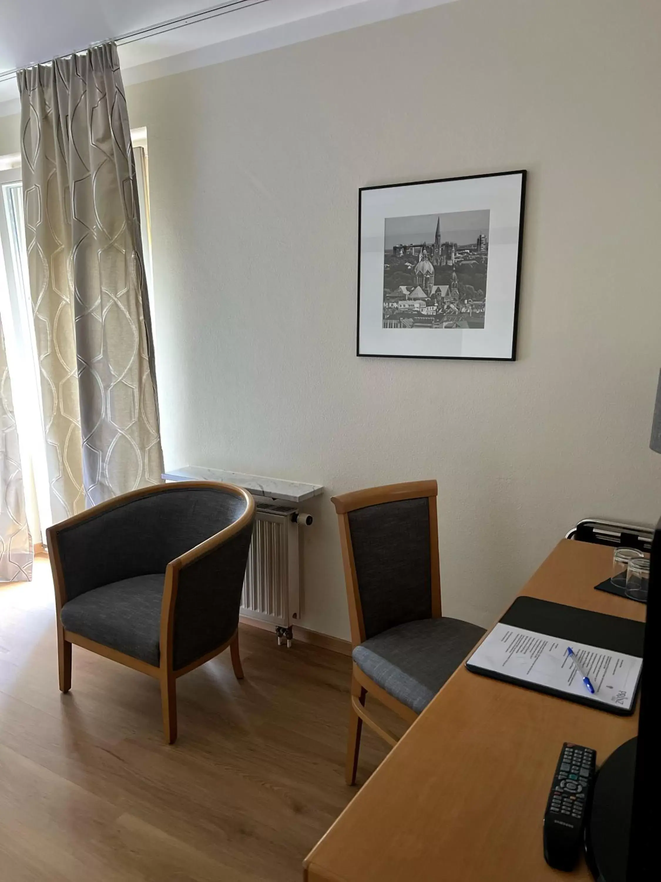 TV and multimedia, Seating Area in Hotel Prinz