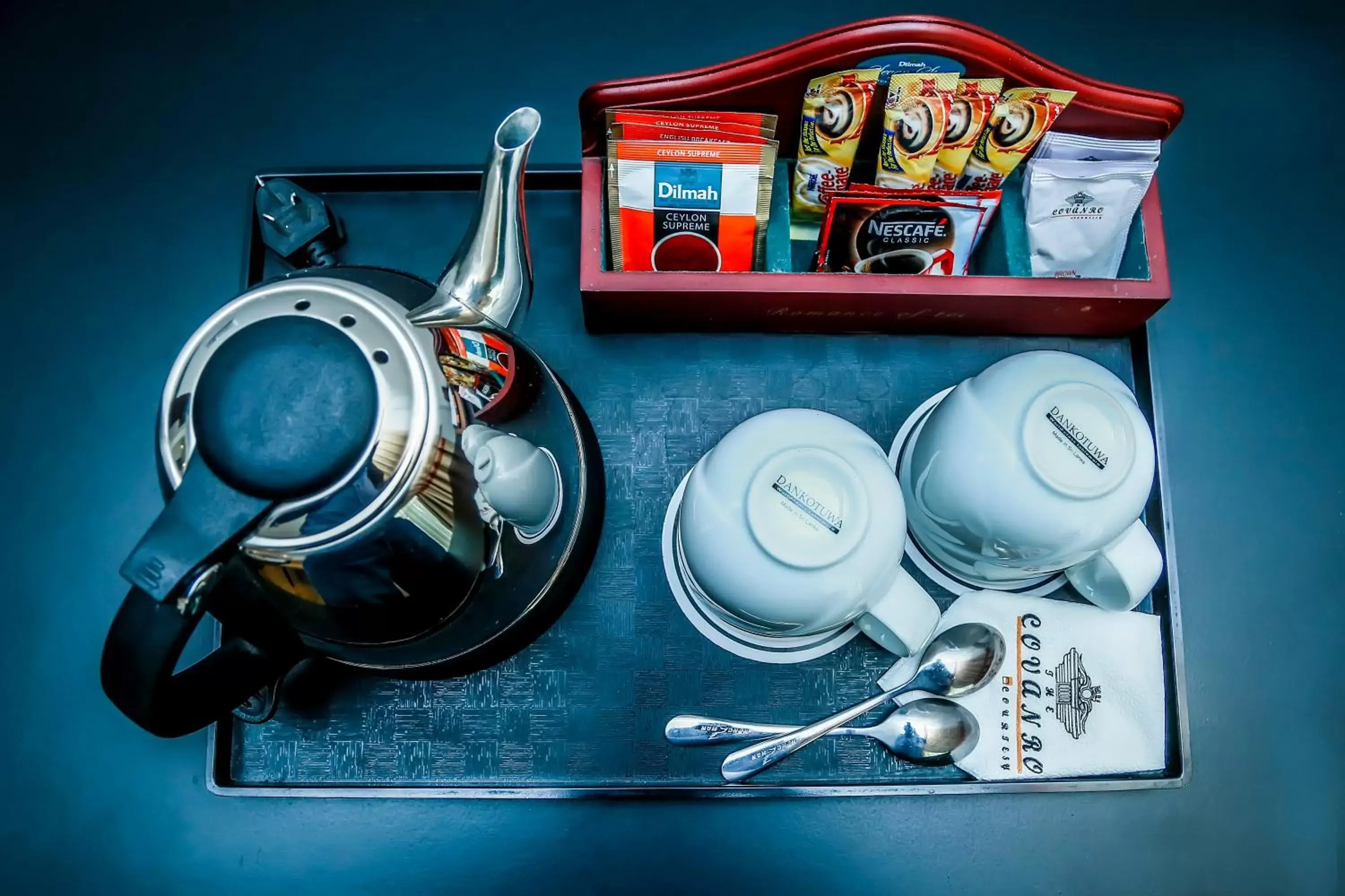 Coffee/tea facilities in The Covanro Airport Hotel - Katunayake