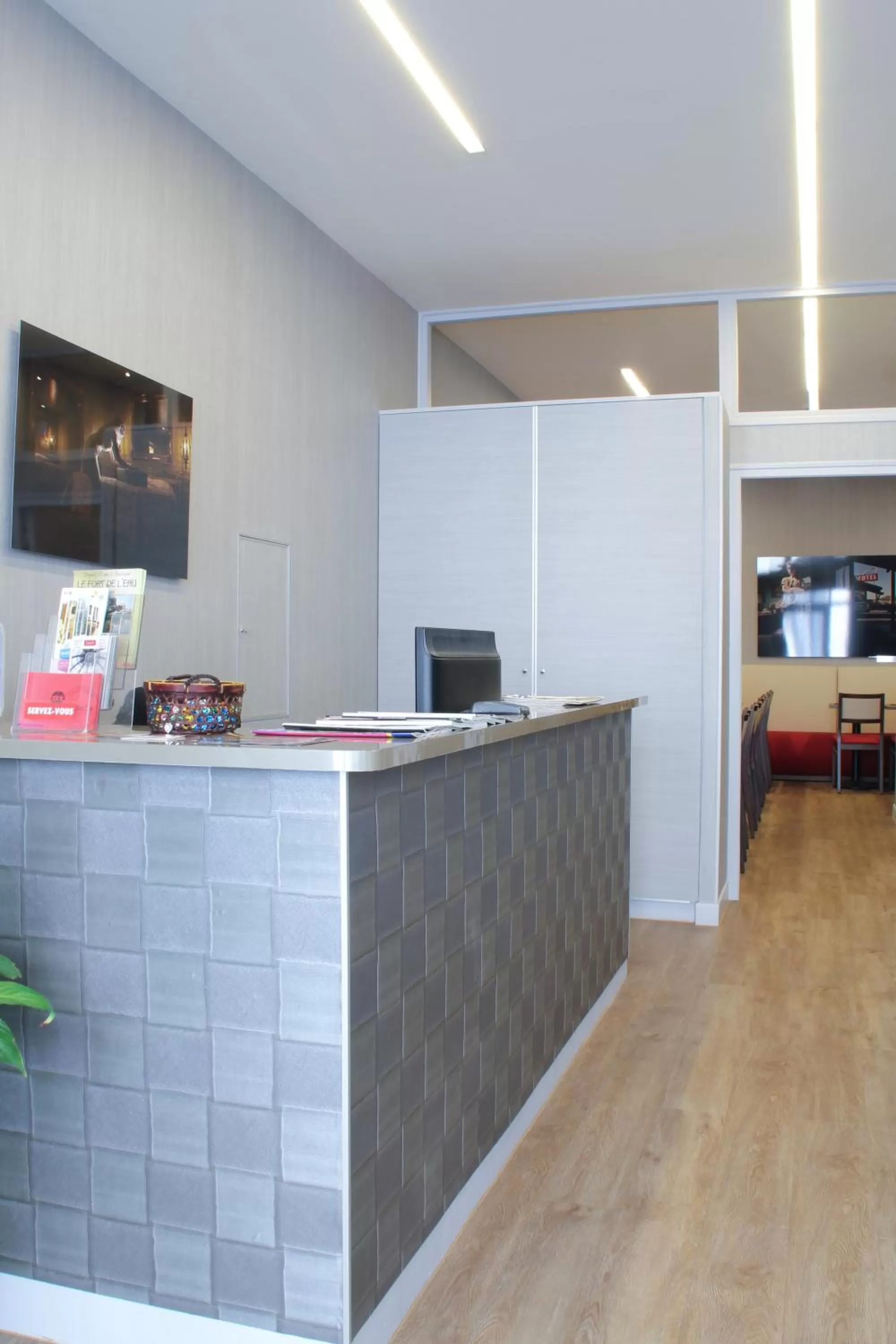 Lobby or reception in Hôtel De France