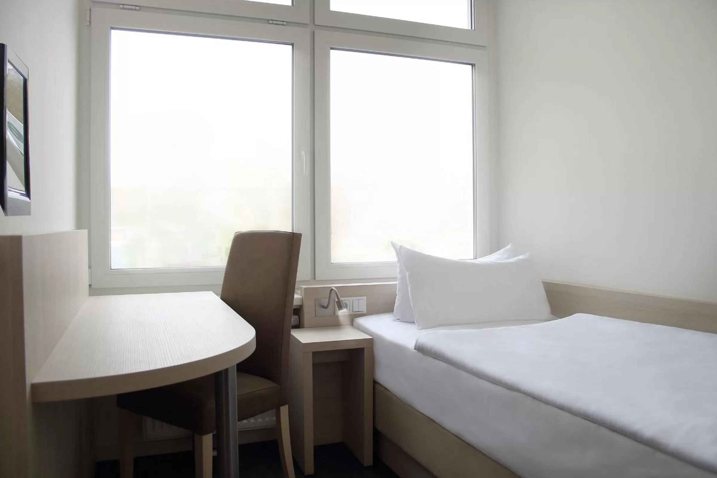 Bedroom, Bed in Viva Hotel Lübeck