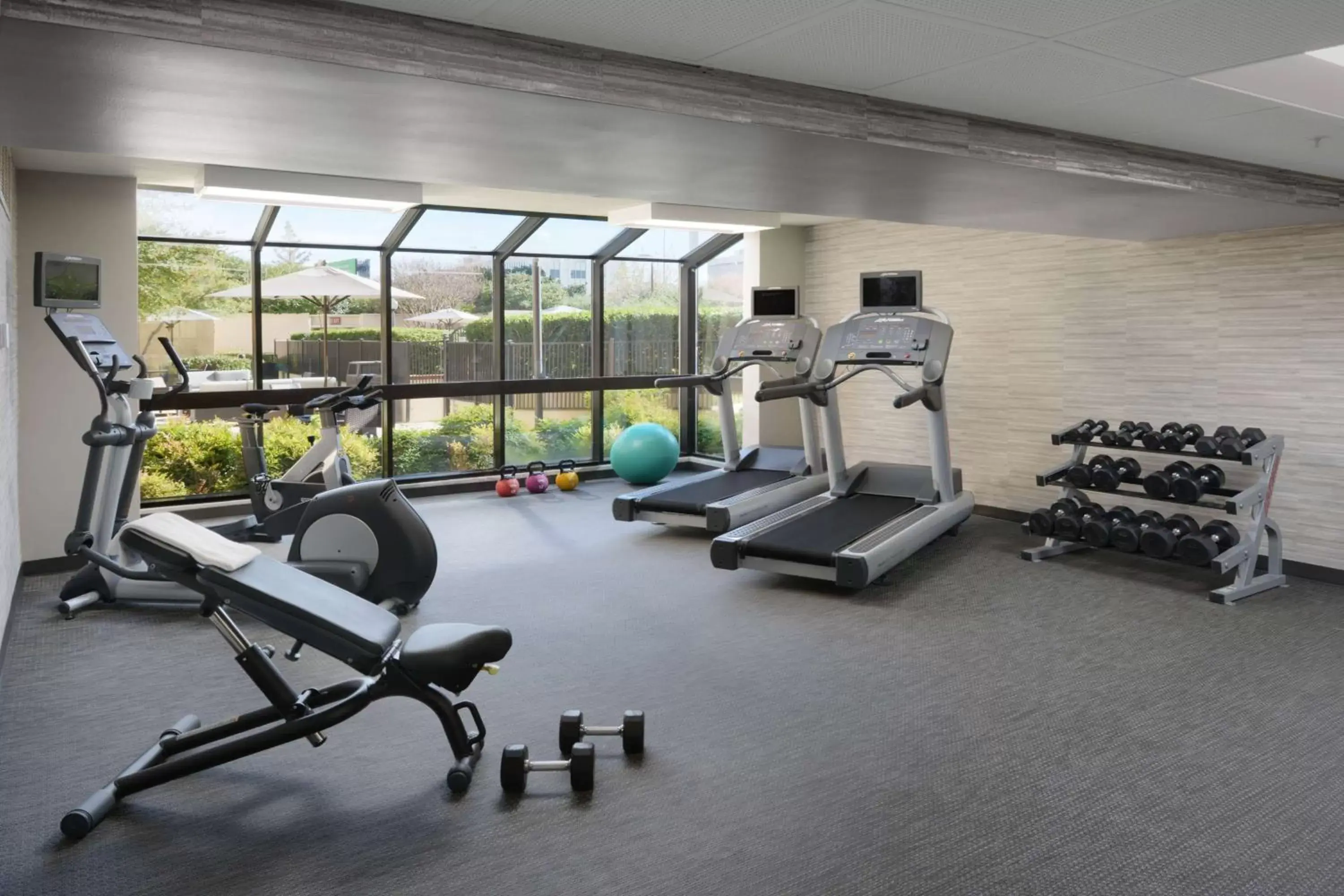 Spa and wellness centre/facilities, Fitness Center/Facilities in Sonesta Select Dallas Central Expressway