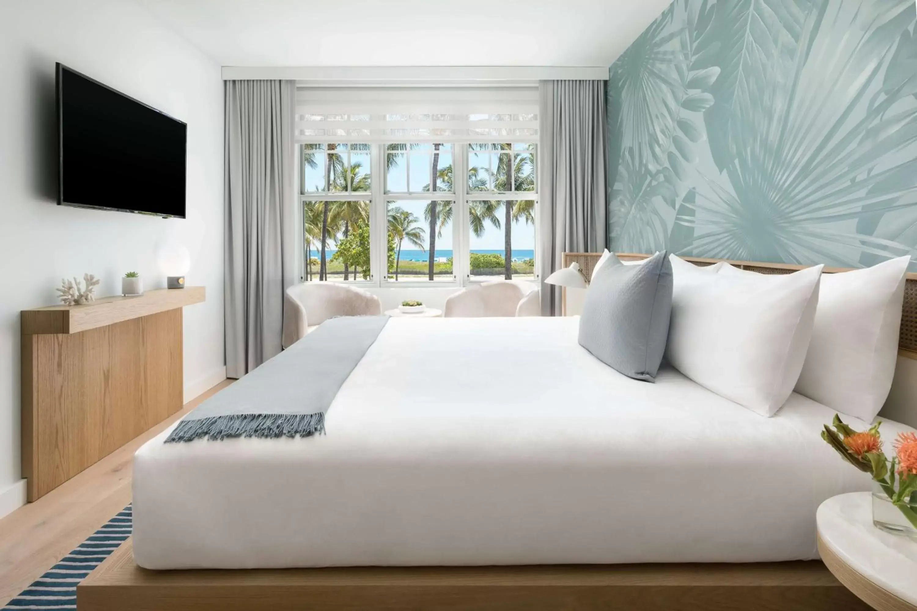 Bedroom, Bed in The Gabriel Miami South Beach, Curio Collection by Hilton
