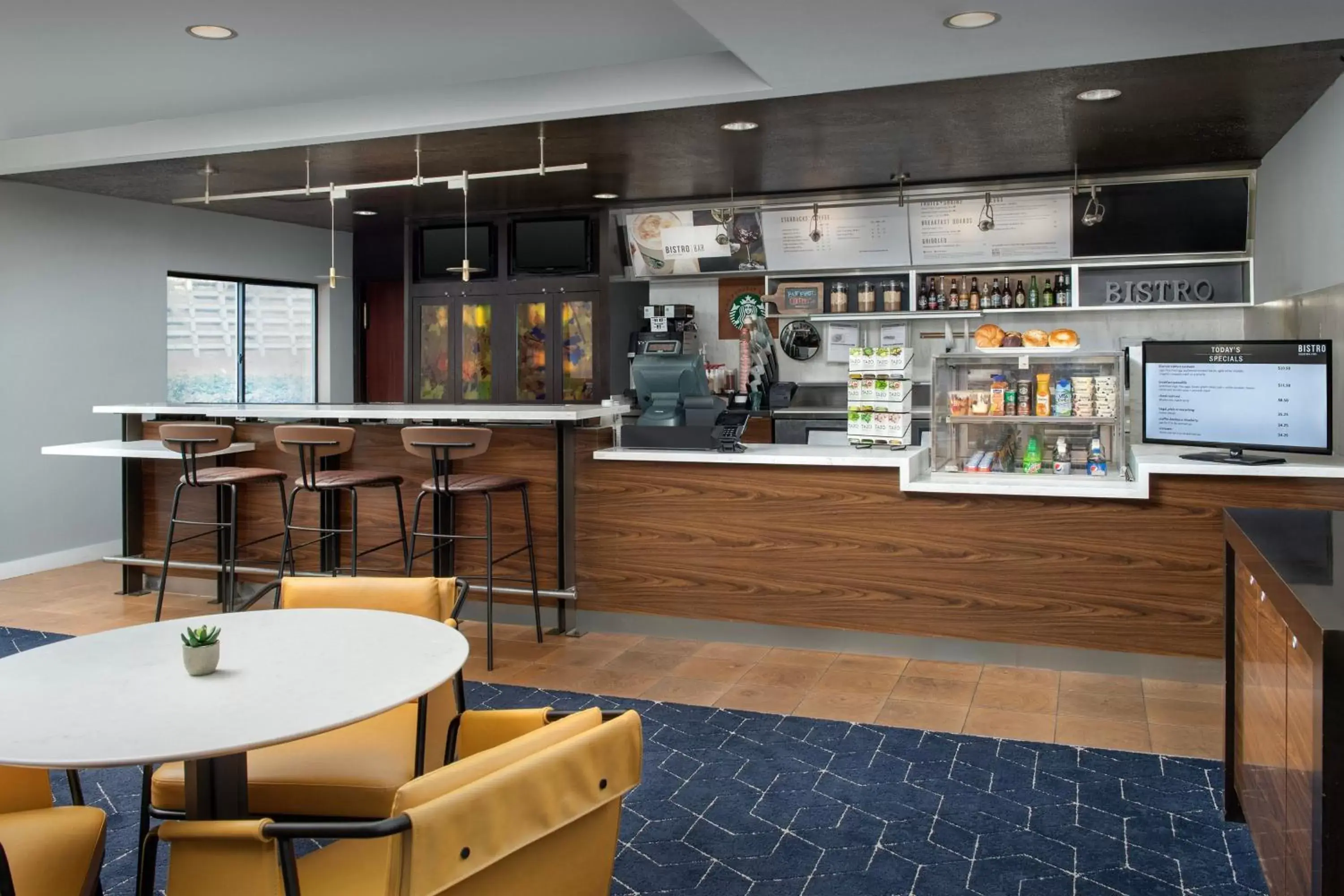 Breakfast, Lounge/Bar in Courtyard by Marriott San Diego Carlsbad