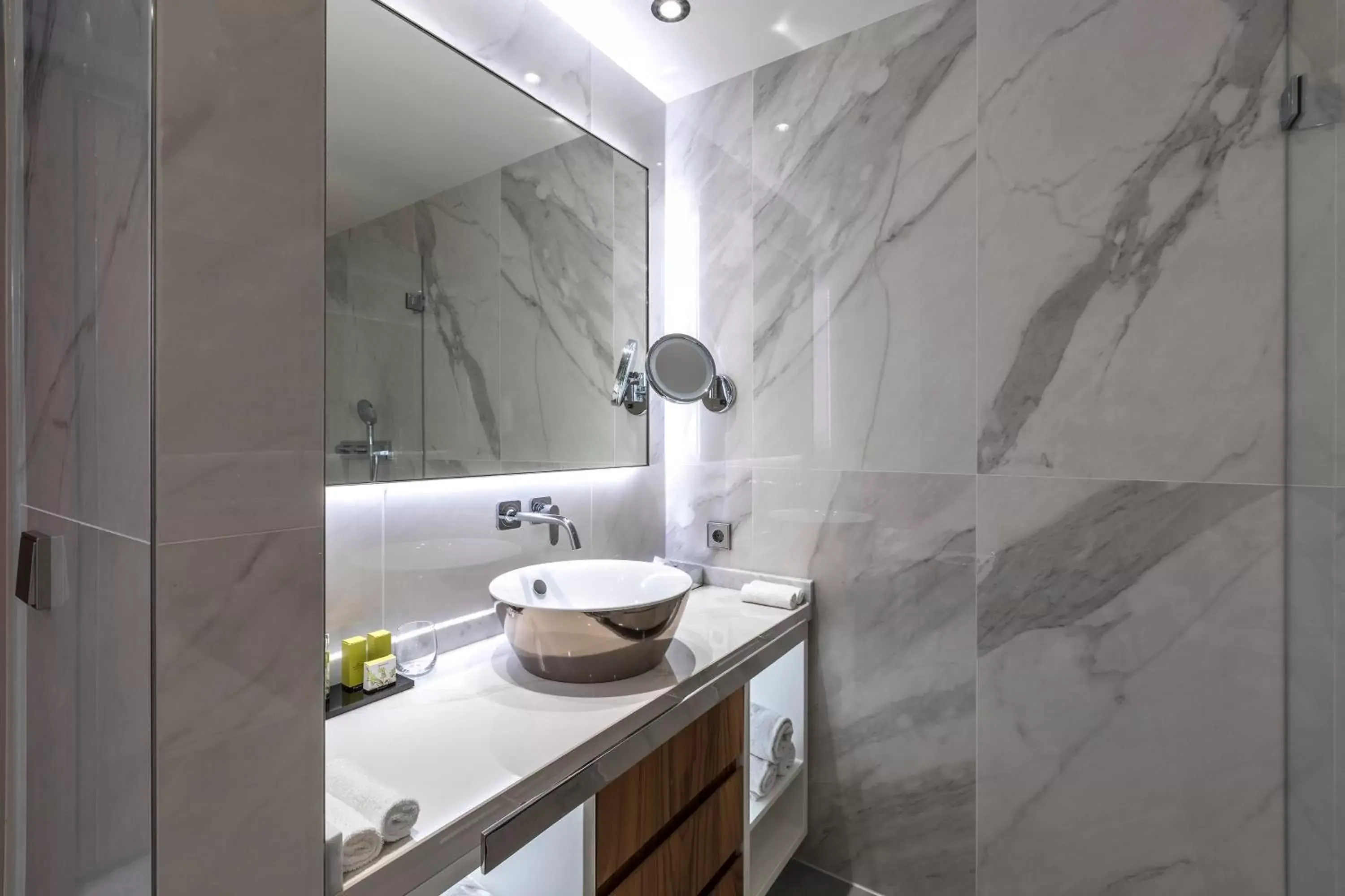 Toilet, Bathroom in Hotel Okura Amsterdam – The Leading Hotels of the World