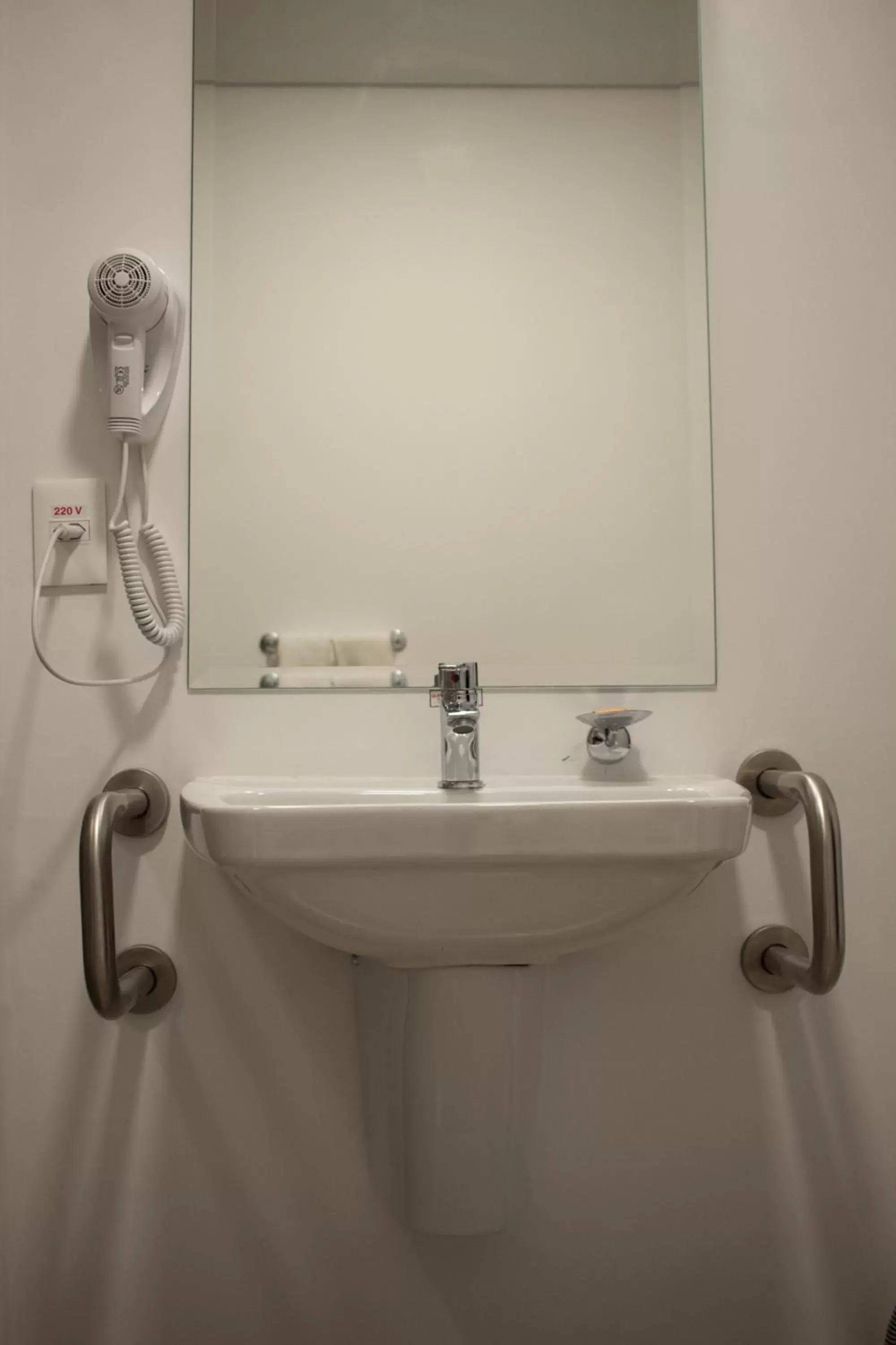 Bathroom in Comfort Hotel Presidente Prudente