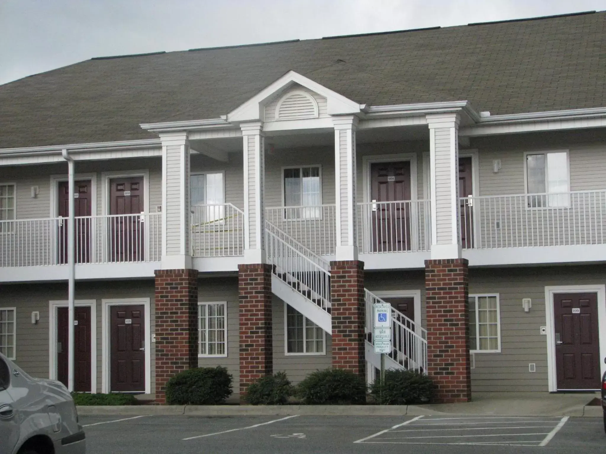 Property Building in Affordable Suites Conover / Hickory