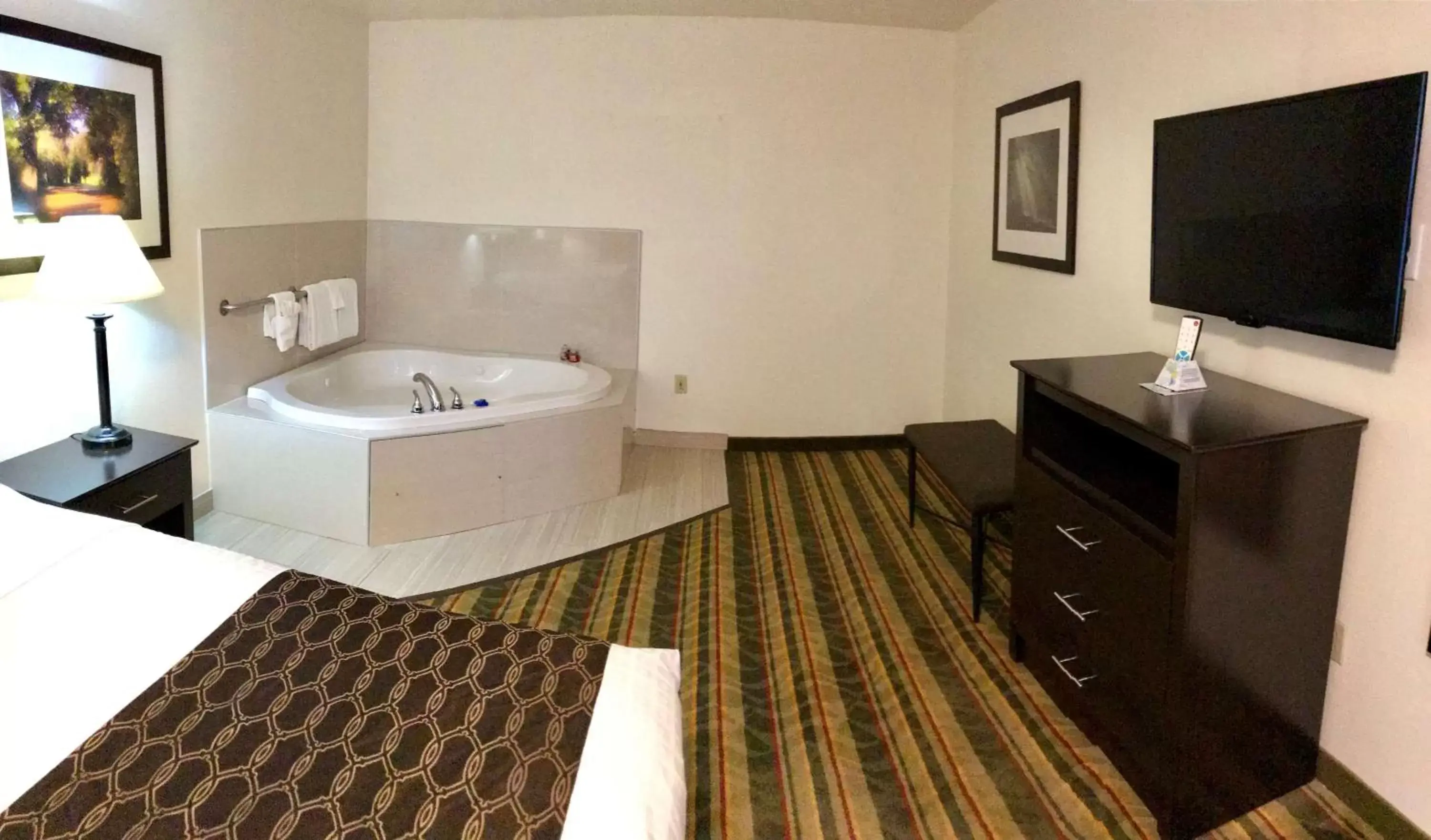 Photo of the whole room in Best Western Visalia Hotel