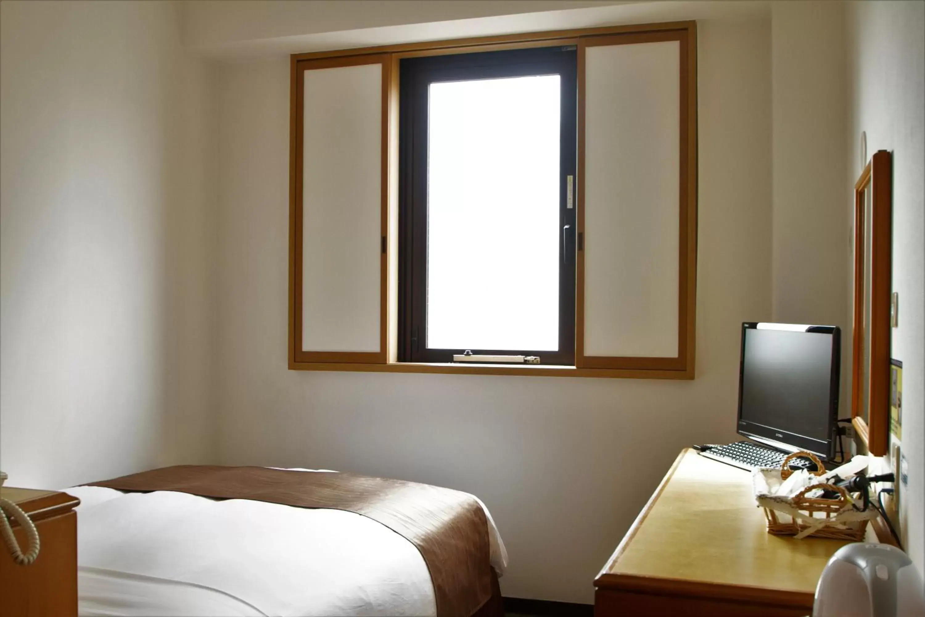 Photo of the whole room, Bed in 3s HOTEL HIRATSUKA