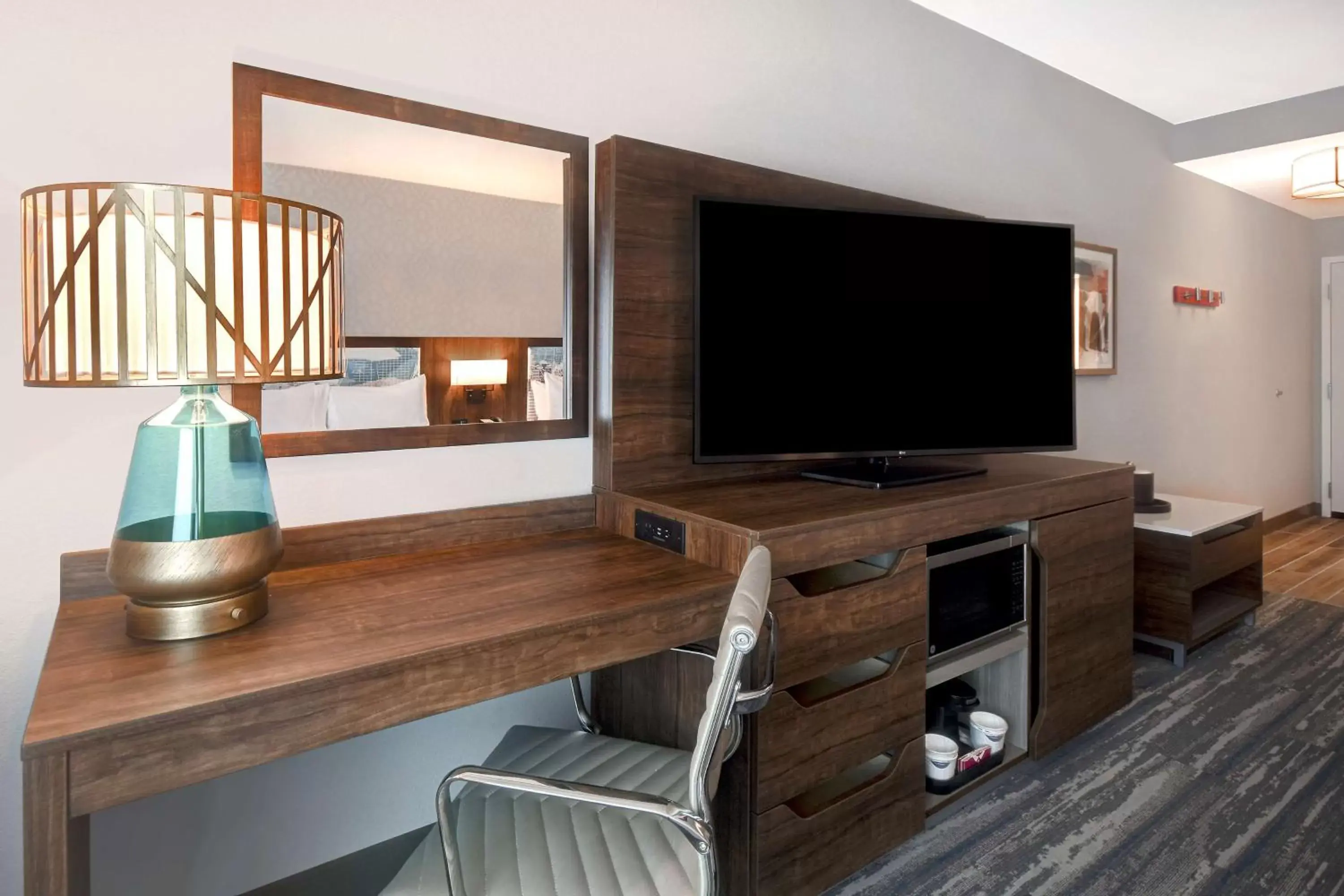 Bedroom, TV/Entertainment Center in Hampton Inn Tucson Downtown, Az