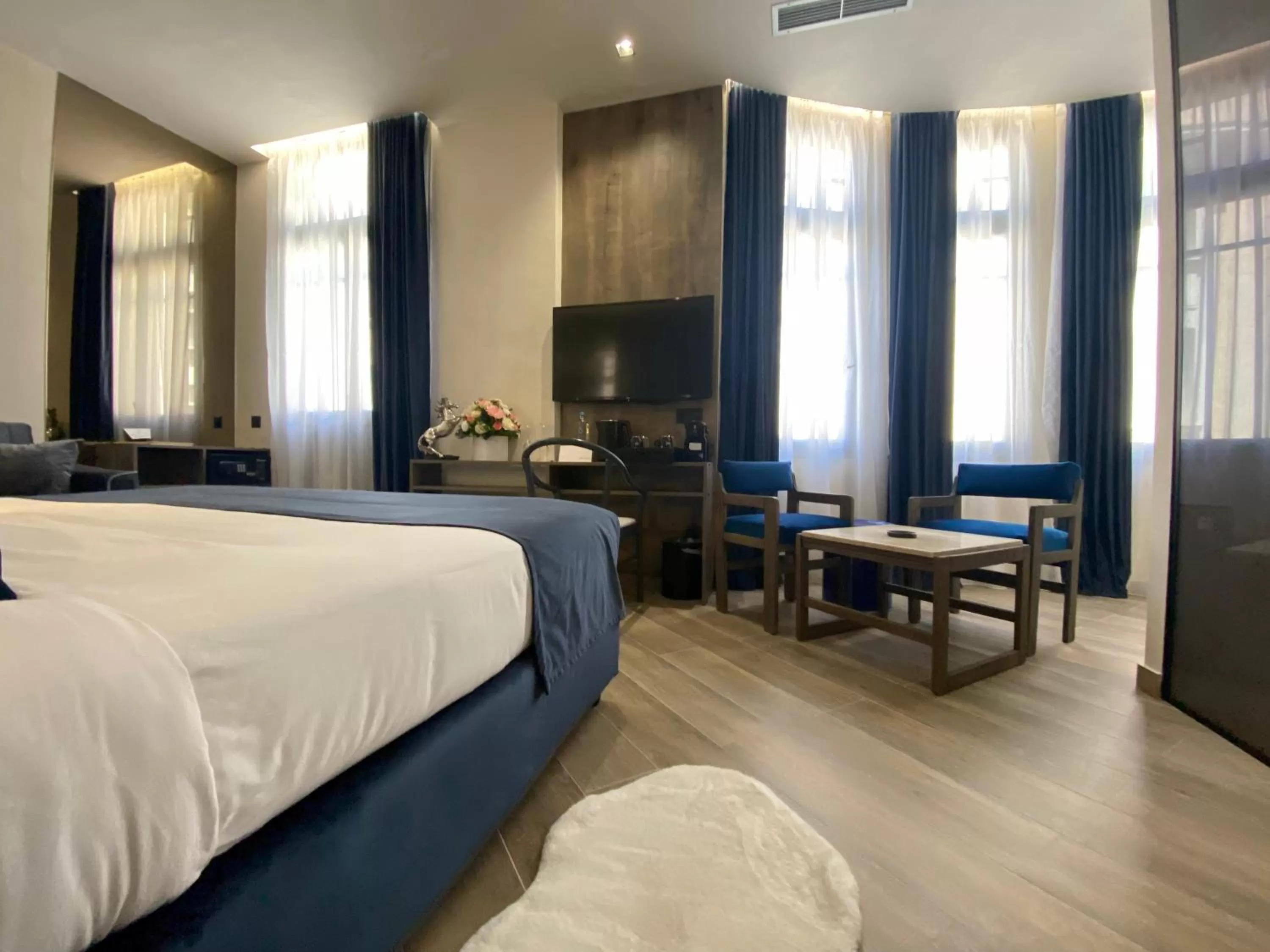 Bed in Athens The L7 Str - Luxury Boutique Collection Hotel