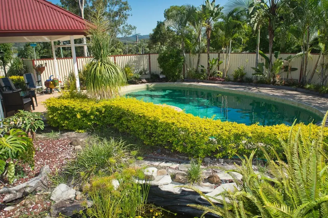 Garden, Swimming Pool in The Village B&B