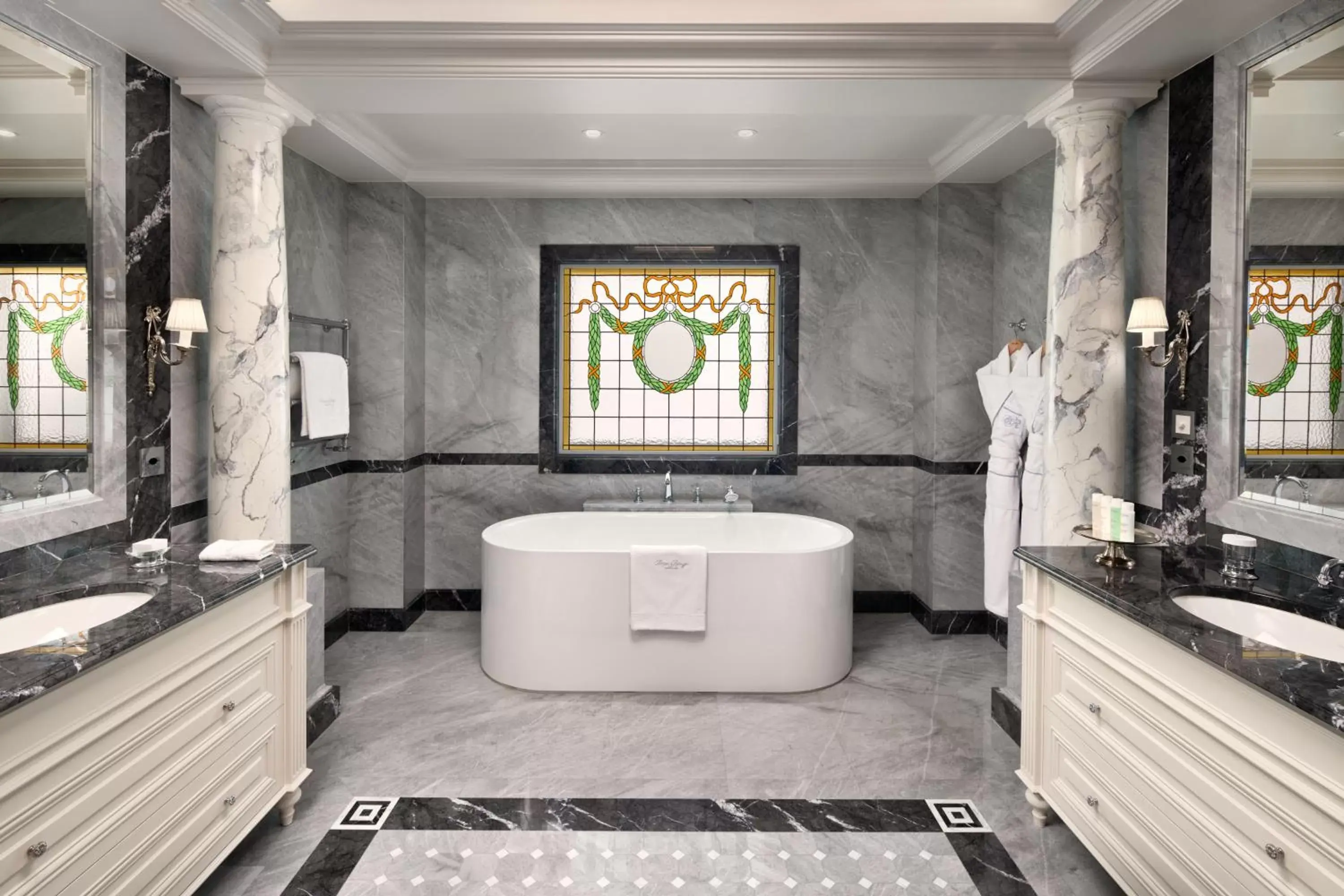 Bathroom in Beau-Rivage Genève Bathroom in Beau-Rivage Genève