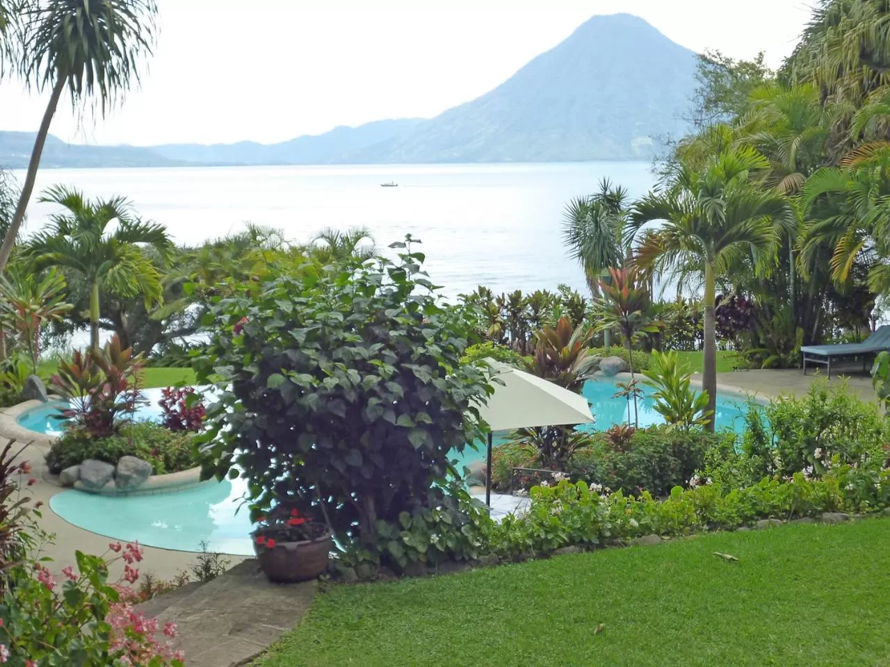 Garden in Hotel San Buenaventura de Atitlán