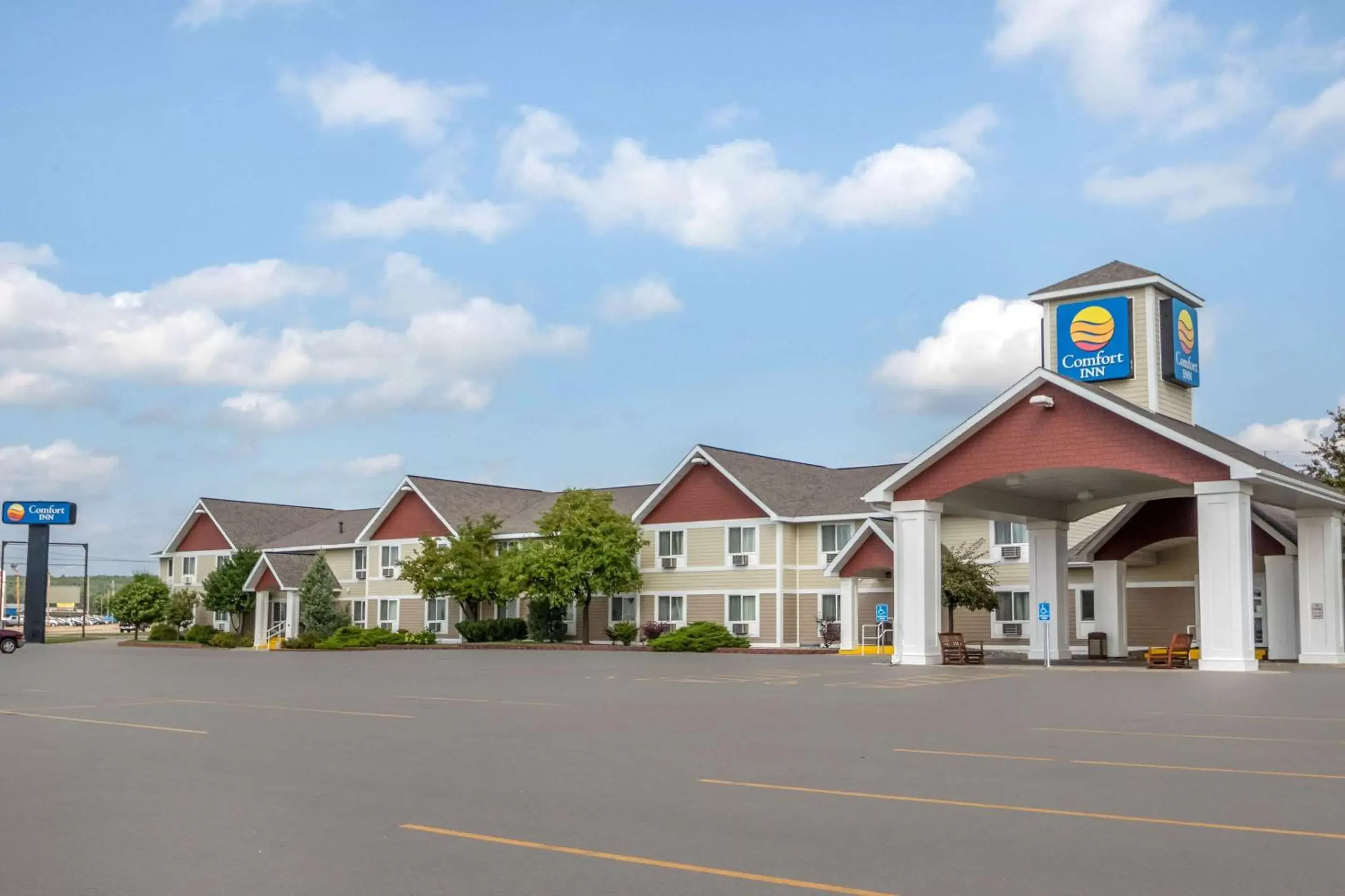 Property Building in Comfort Inn Iron Mountain