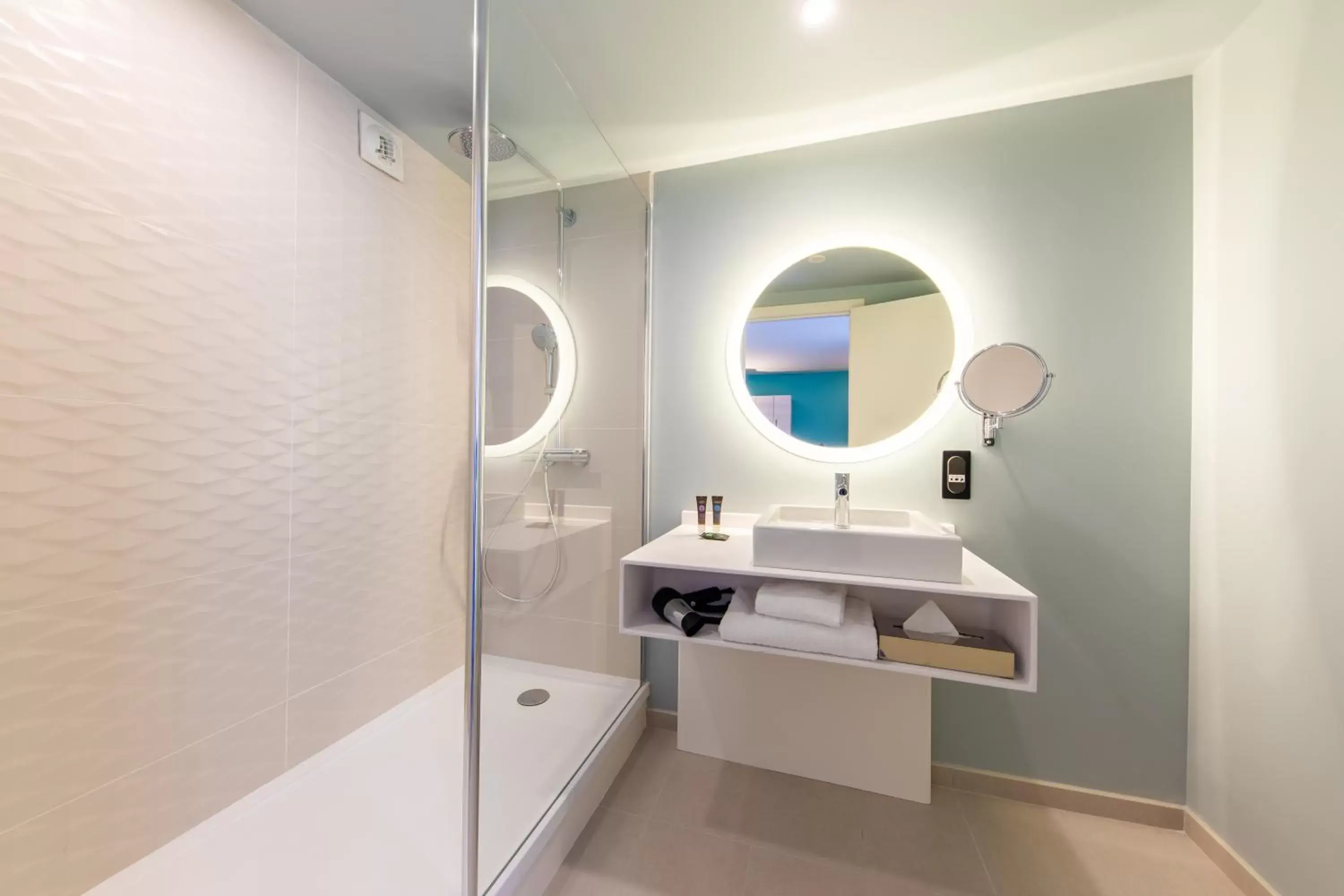 Shower, Bathroom in Novotel Monte-Carlo