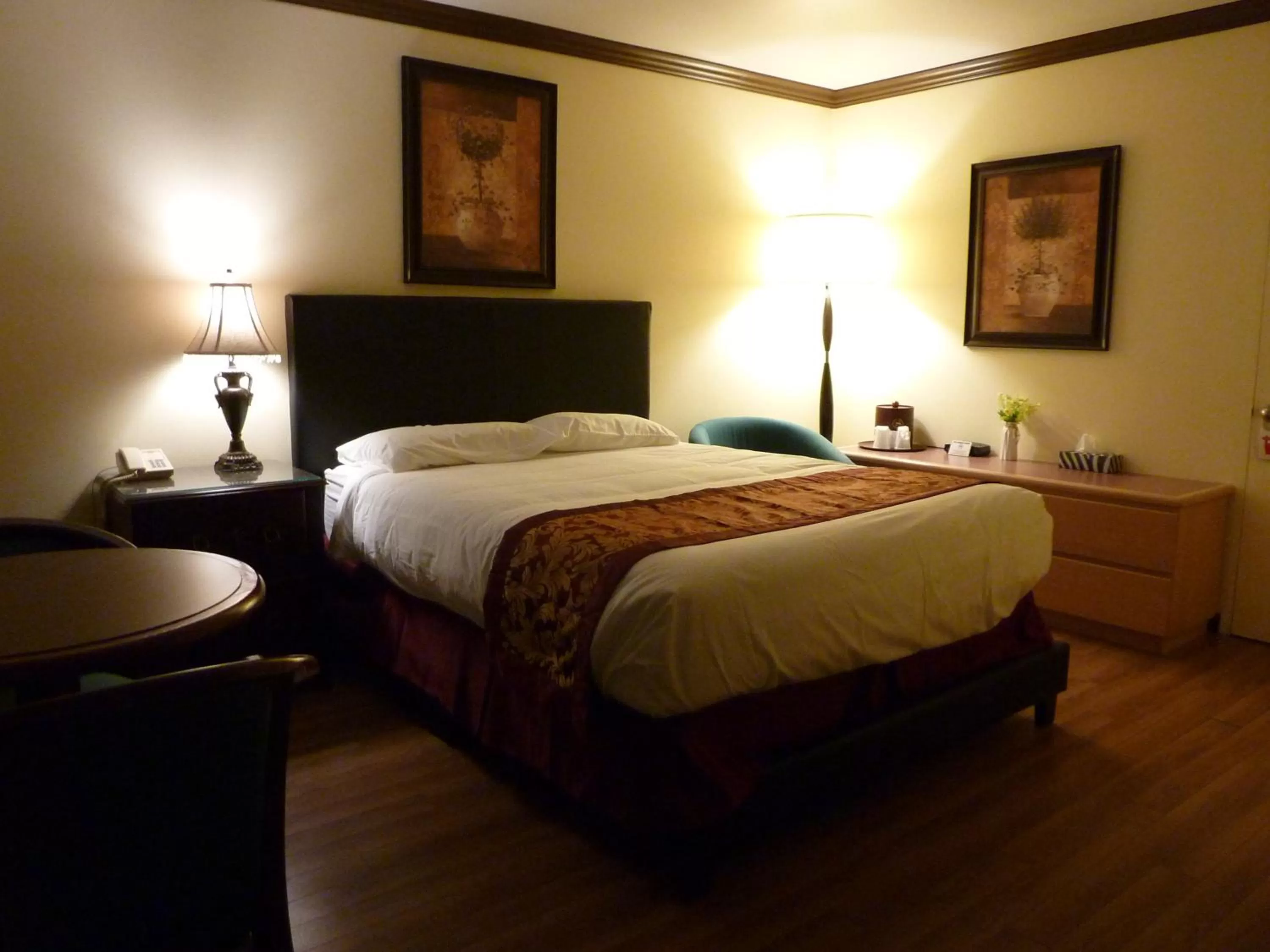 Bed in Motel Becancour