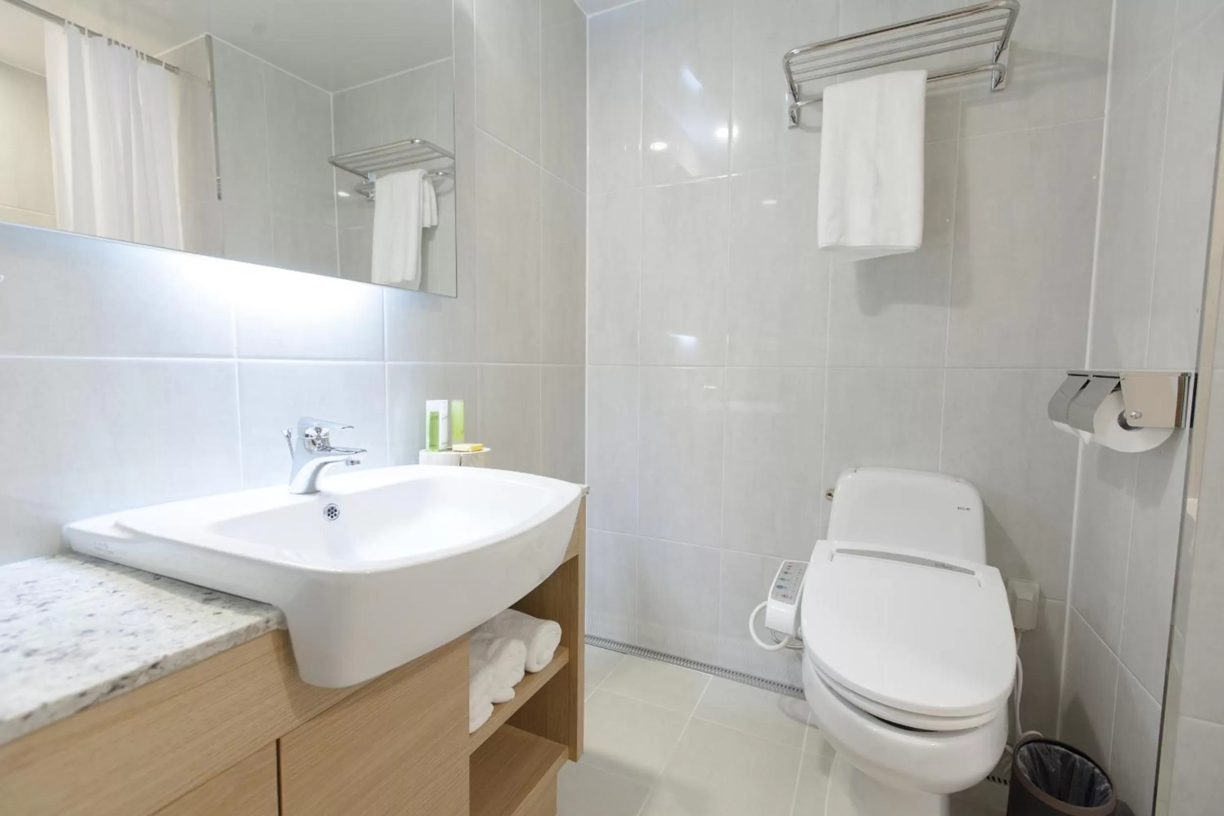 Shower in Acube Hotel Dongdaemun