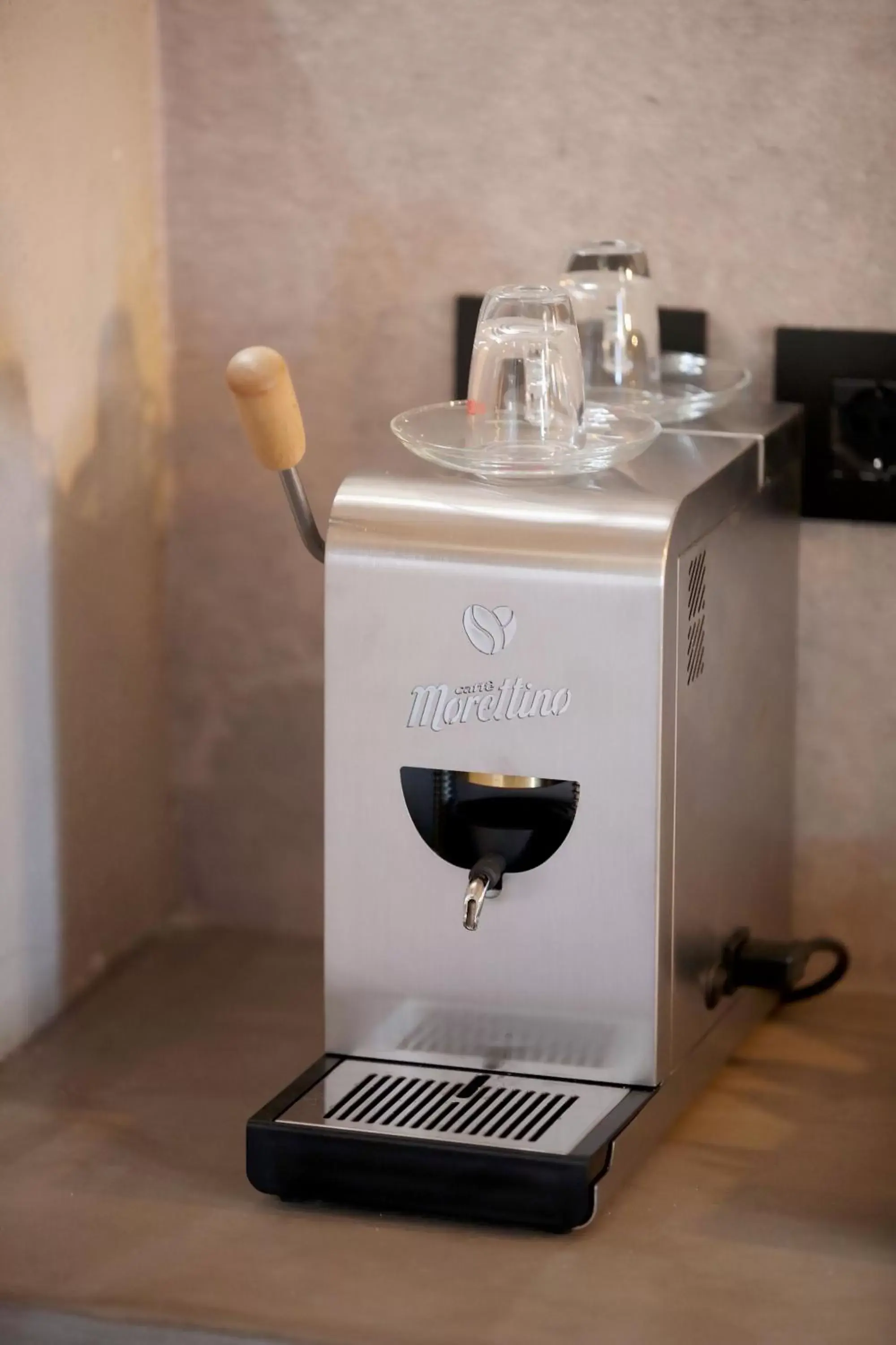 Coffee/tea facilities, Kitchen/Kitchenette in Casa Nostra Boutique Hotel