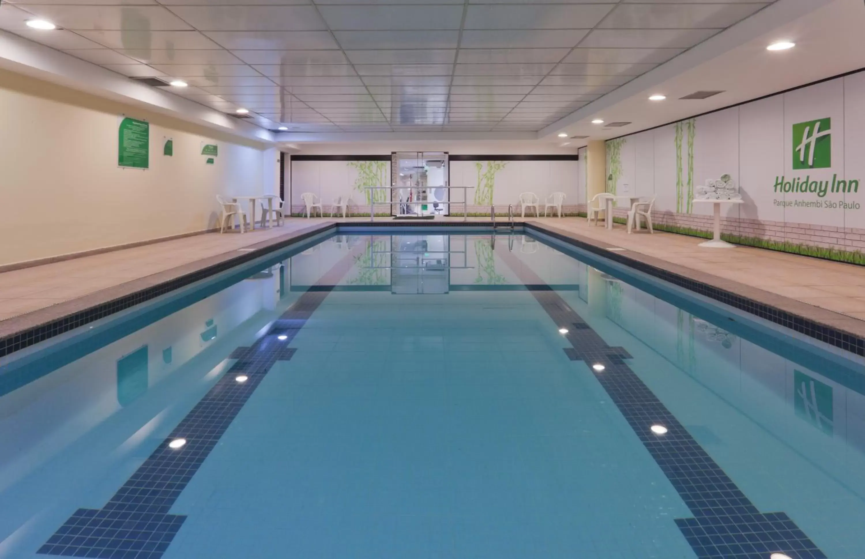 Swimming Pool in Holiday Inn Parque Anhembi, an IHG Hotel