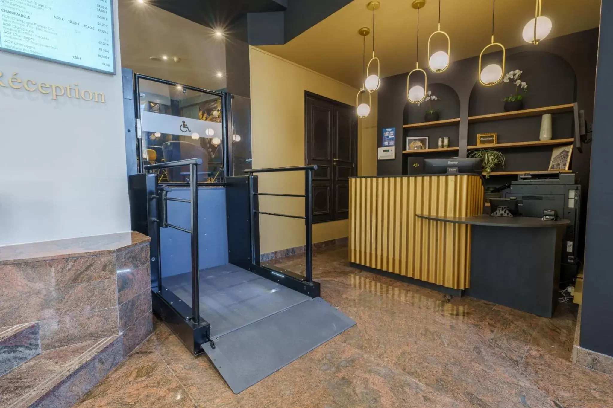 Lobby or reception in Best Western Plus Le Picardy Lobby or reception in Best Western Plus Le Picardy