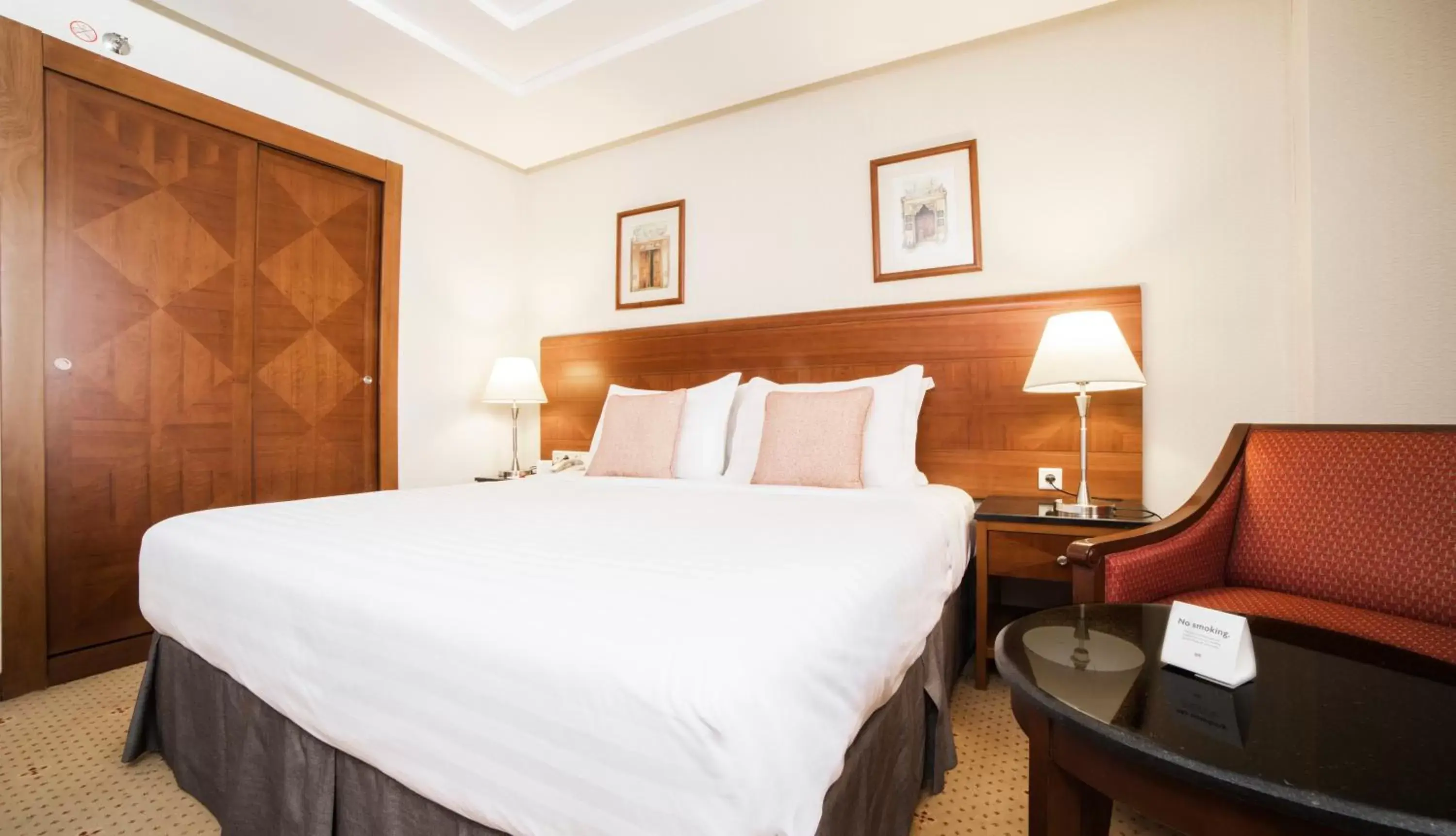 Bedroom, Bed in Crowne Plaza Riyadh Palace, an IHG Hotel