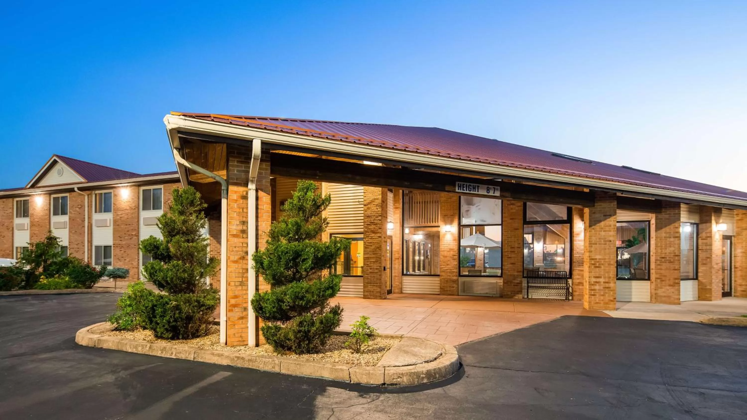 Property building in Best Western Jacksonville Inn