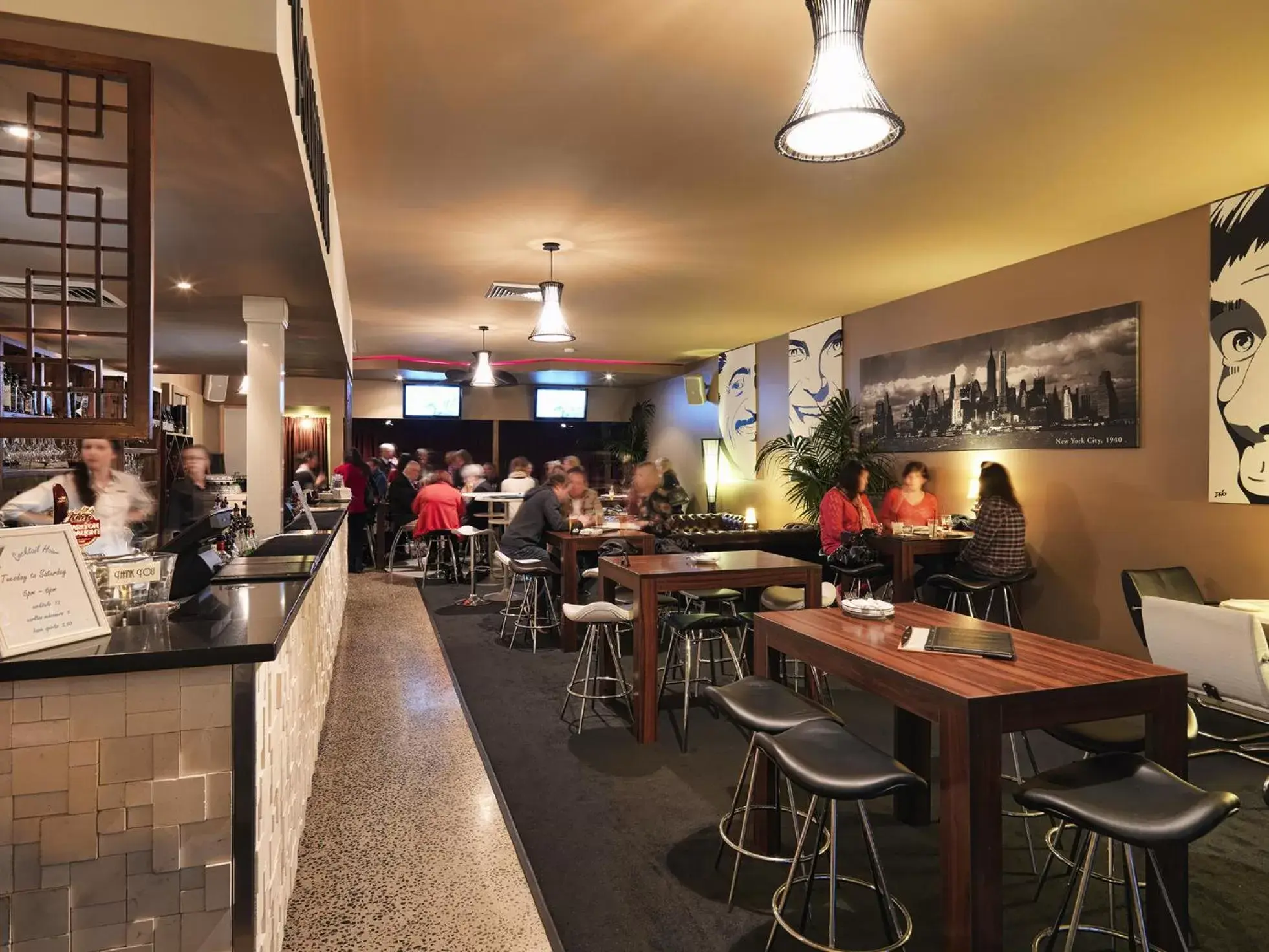 Lounge or bar, Restaurant/Places to Eat in Quest Albury