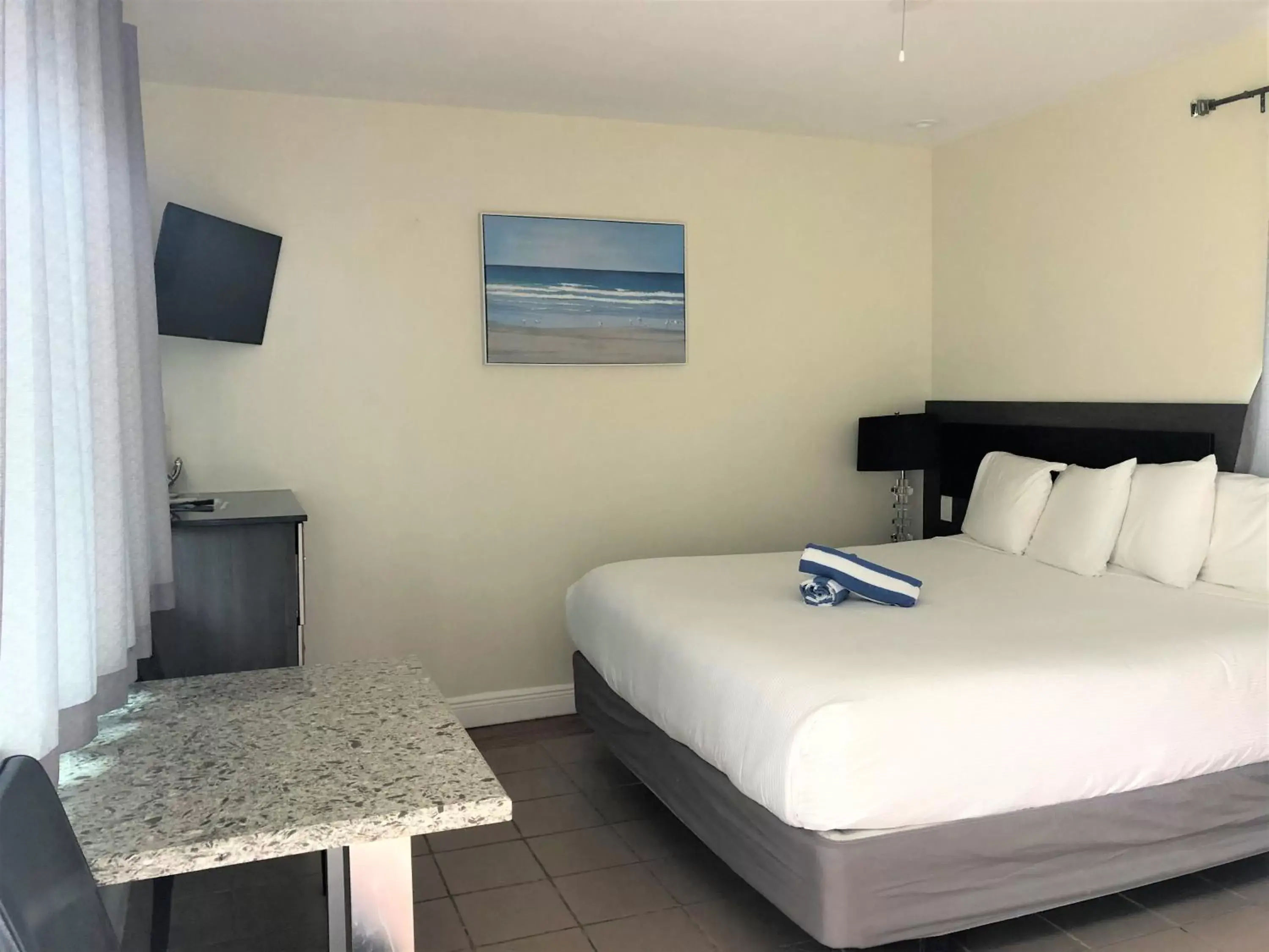 Bedroom, Bed in Caribbean Resort Suites
