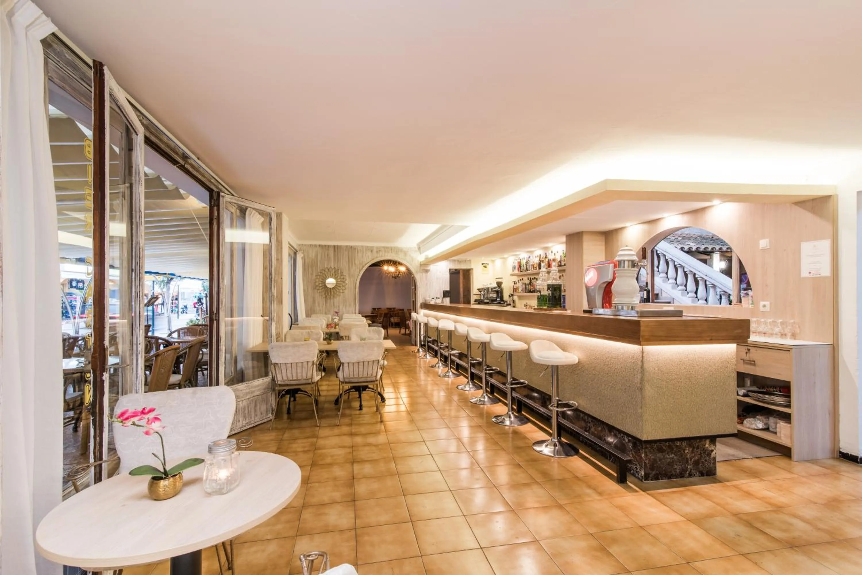 Restaurant/places to eat in Hotel Baviera